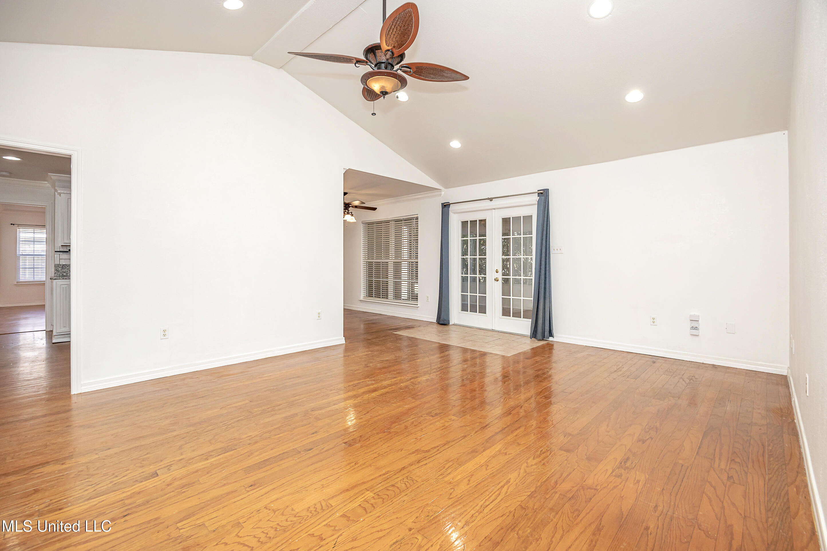 6816 Southwind Drive Property Photo 17