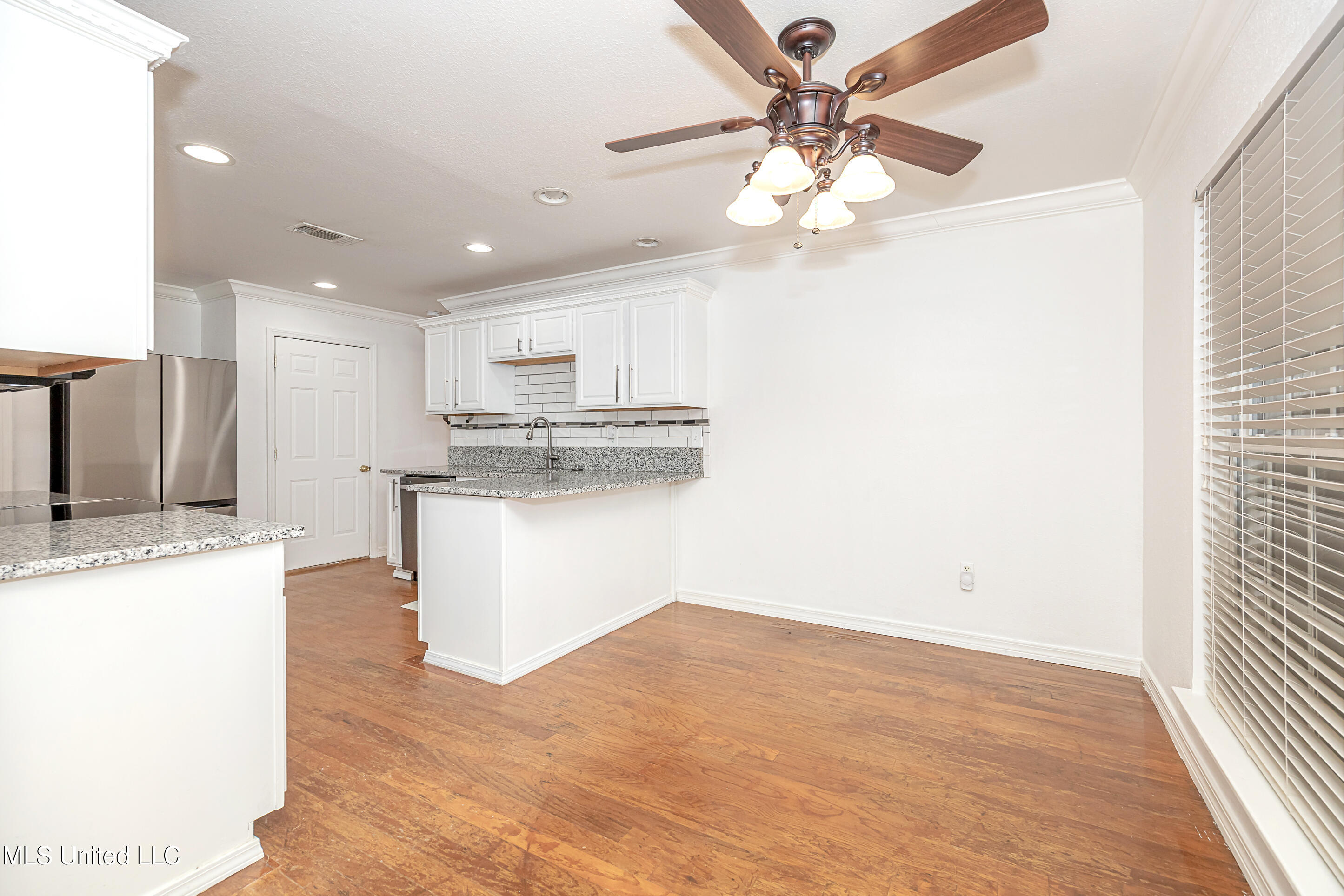 6816 Southwind Drive Property Photo 19
