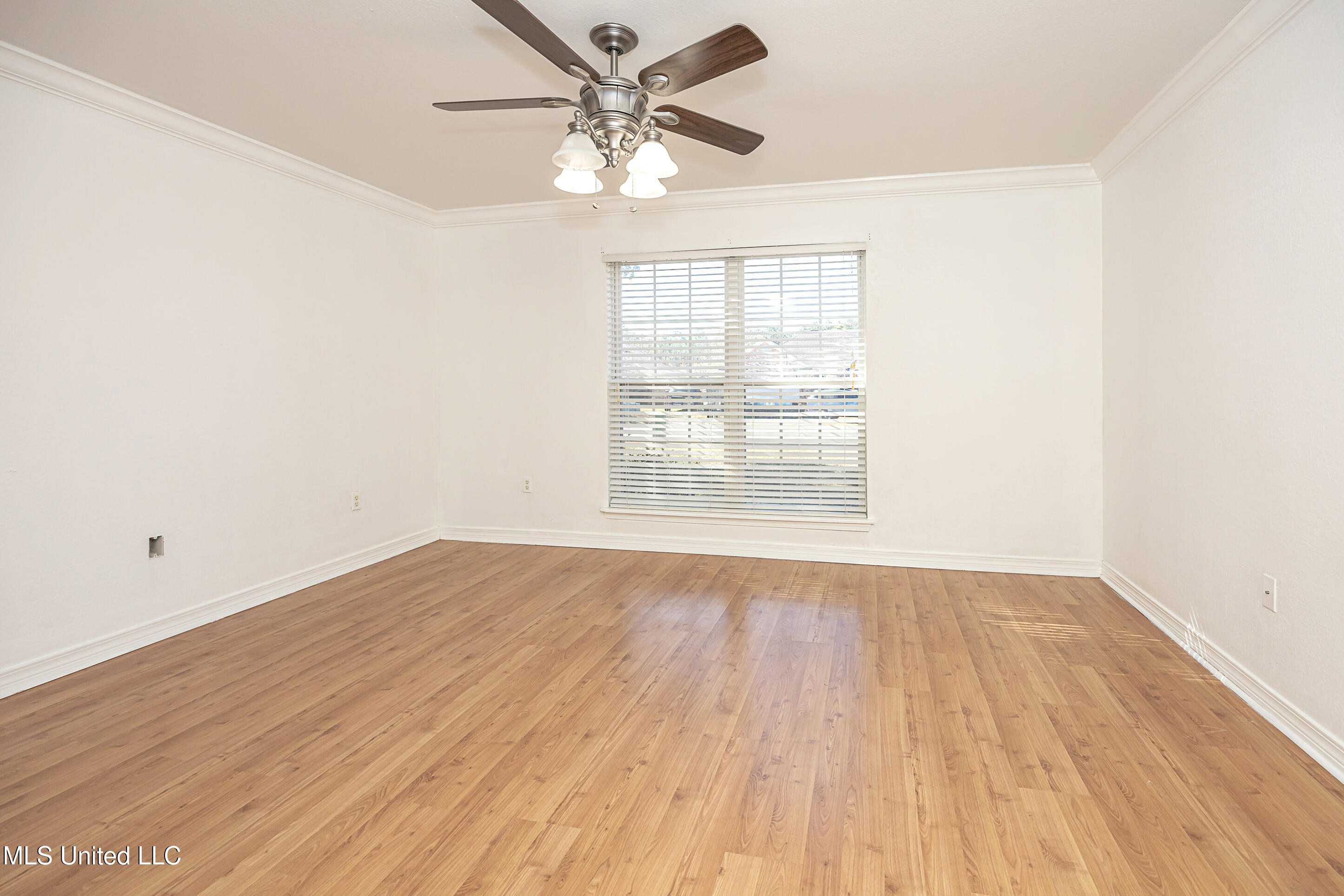 6816 Southwind Drive Property Photo 35