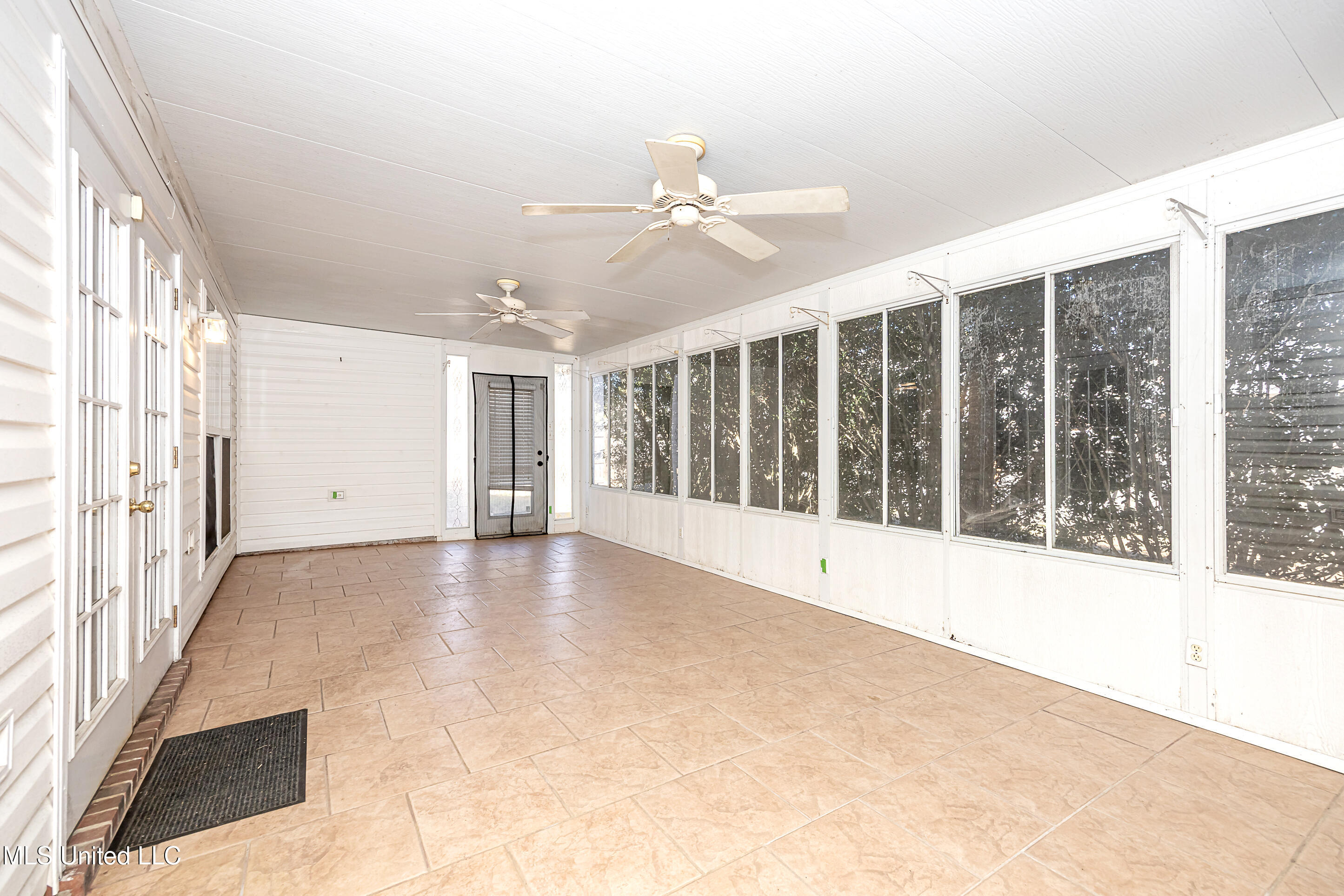 6816 Southwind Drive Property Photo 43