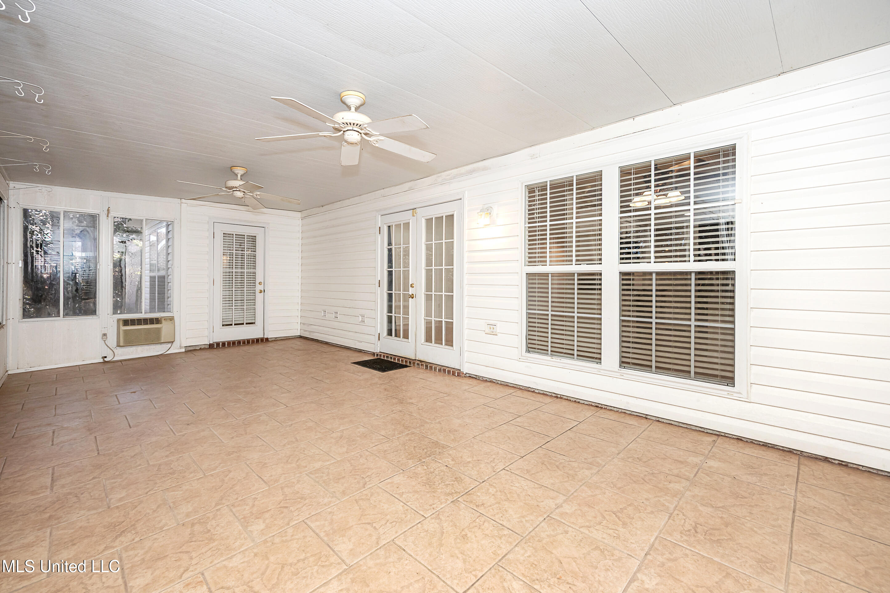 6816 Southwind Drive Property Photo 44