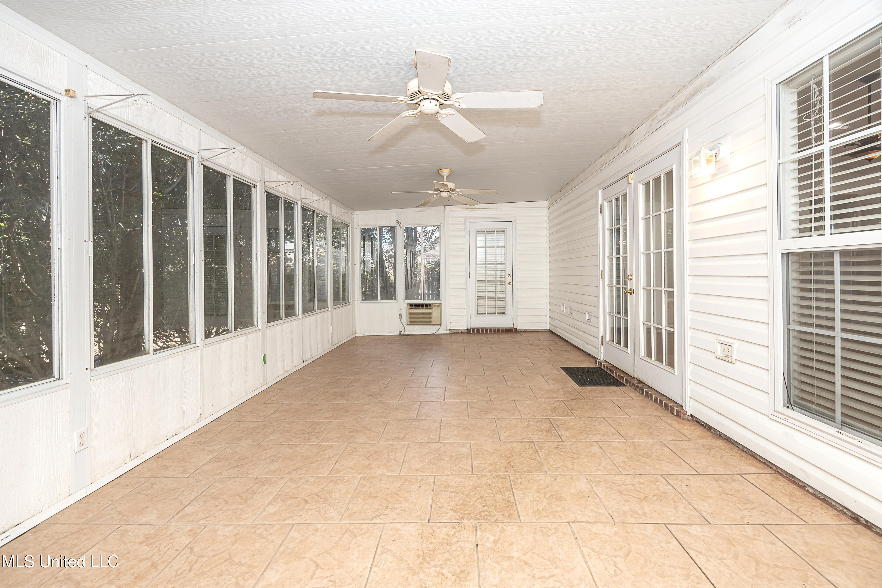 6816 Southwind Drive Property Photo 45