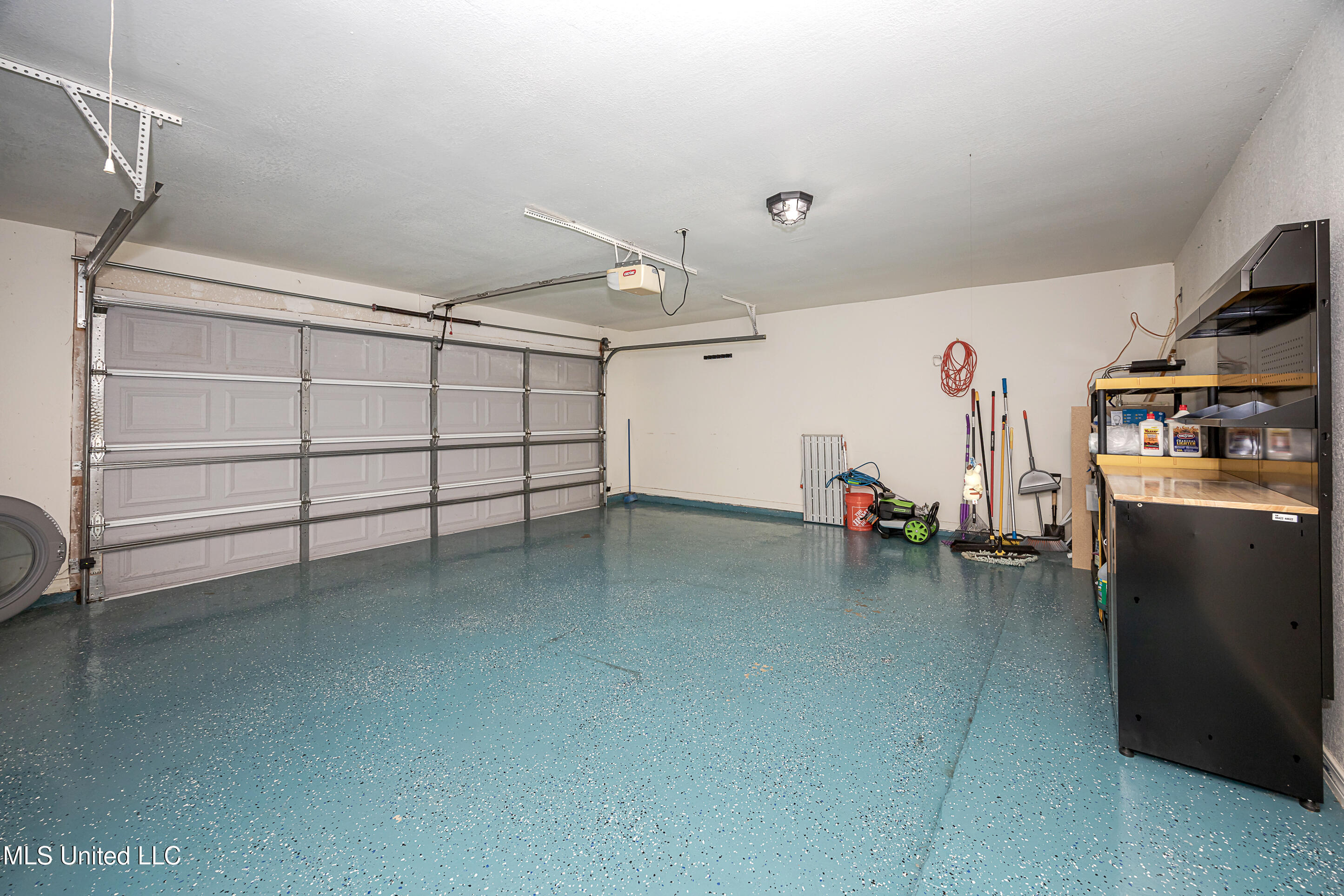 6816 Southwind Drive Property Photo 46