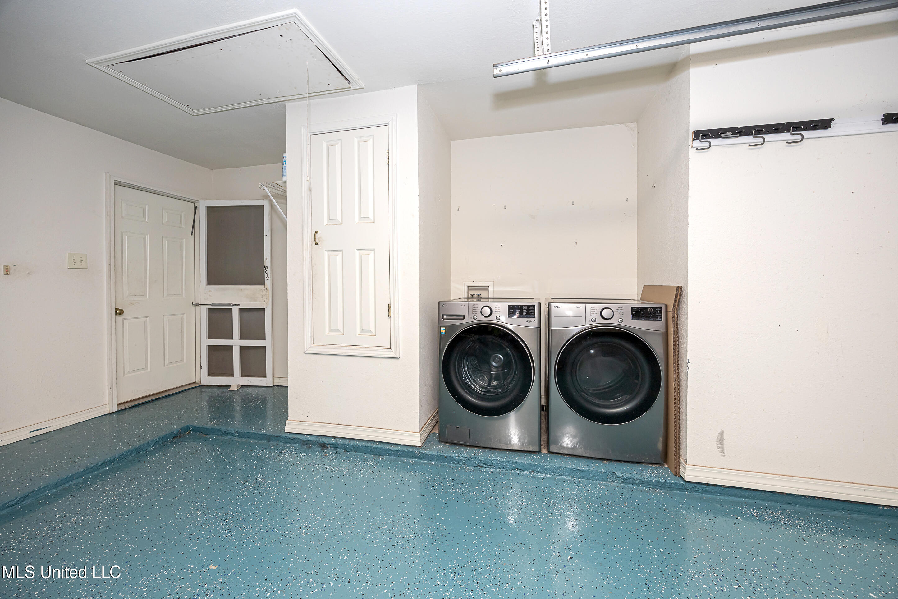 6816 Southwind Drive Property Photo 48
