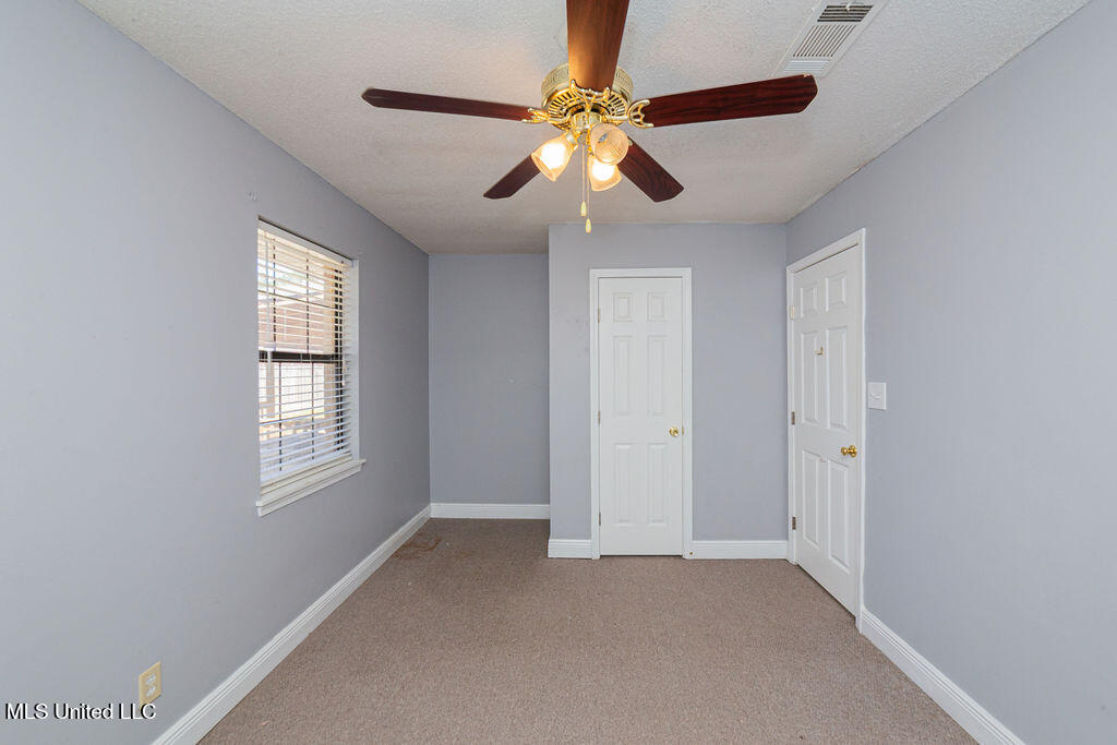 1000 Abbott Street Property Photo 4