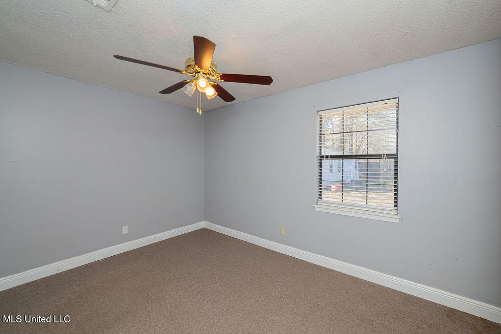 1000 Abbott Street Property Photo 5