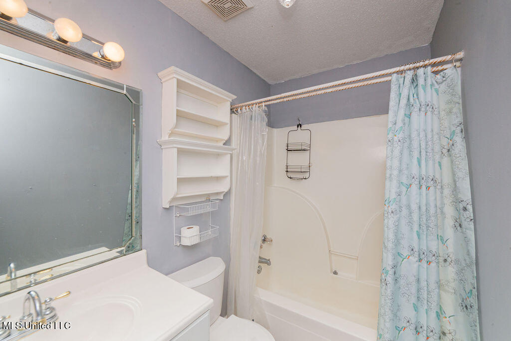 1000 Abbott Street Property Photo 7