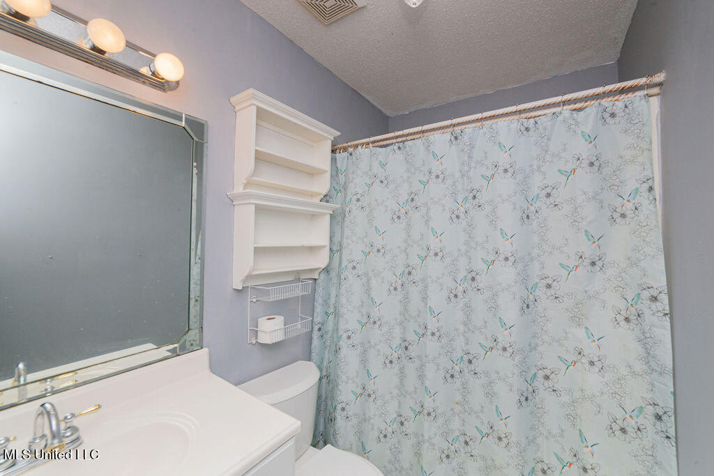1000 Abbott Street Property Photo 8