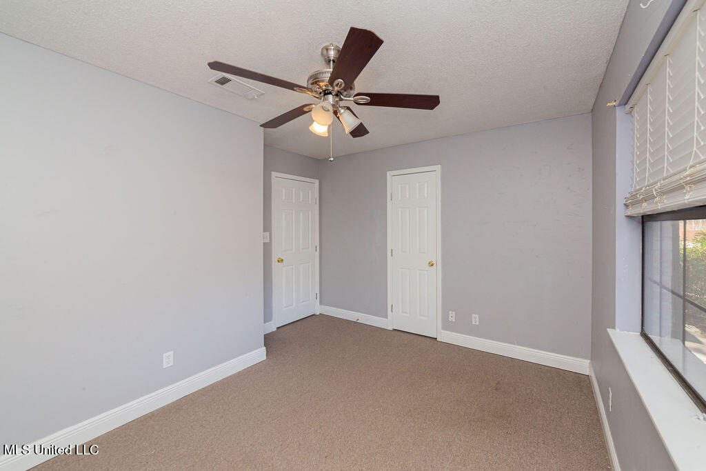 1000 Abbott Street Property Photo 10