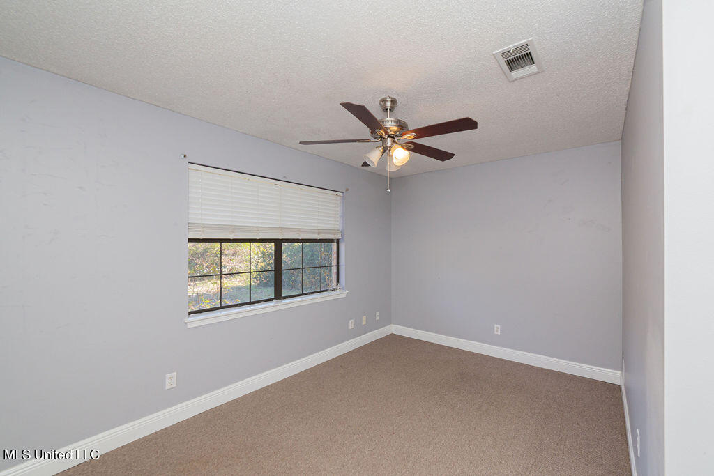 1000 Abbott Street Property Photo 13
