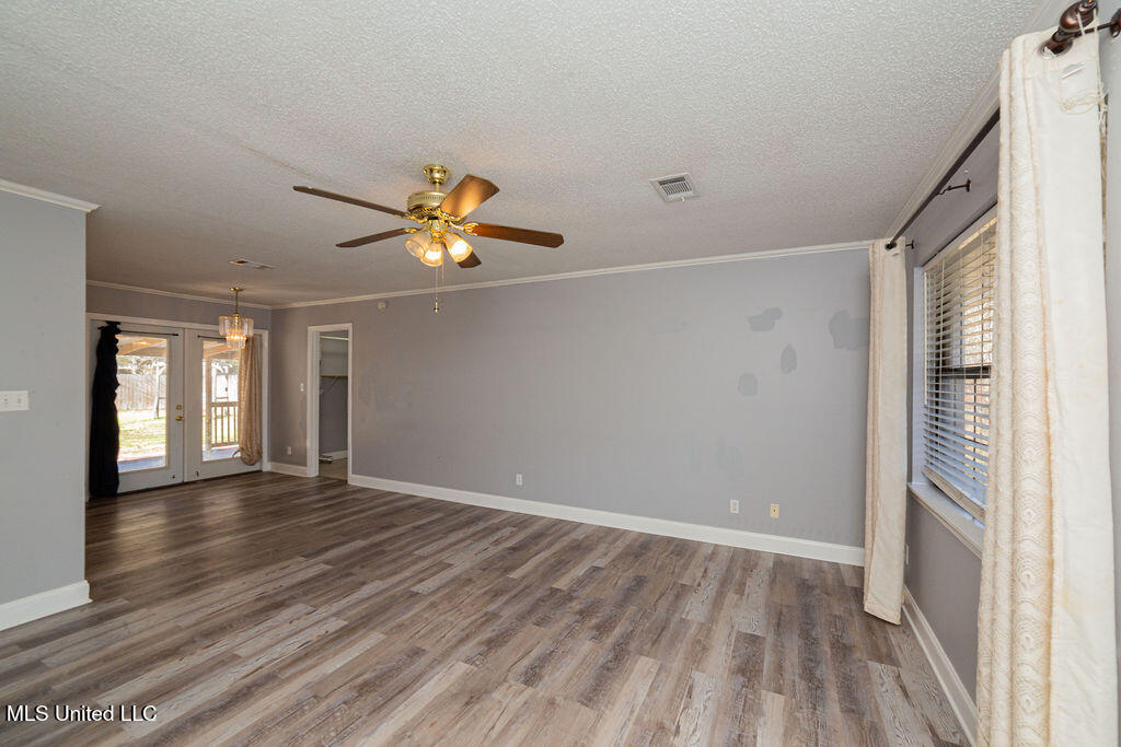 1000 Abbott Street Property Photo 16