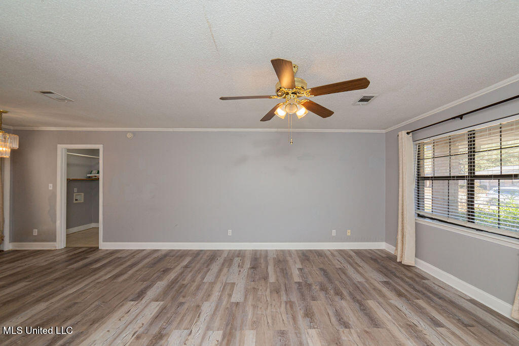1000 Abbott Street Property Photo 17