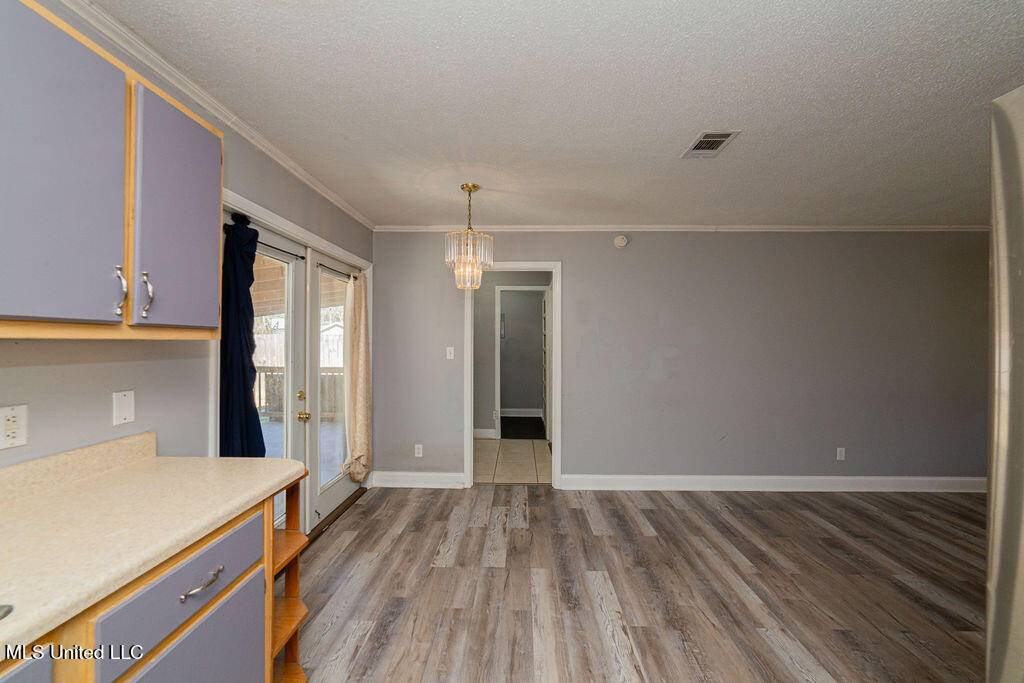 1000 Abbott Street Property Photo 19