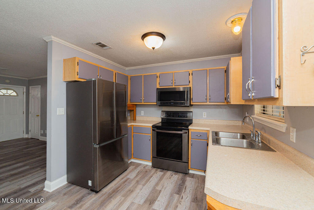 1000 Abbott Street Property Photo 20