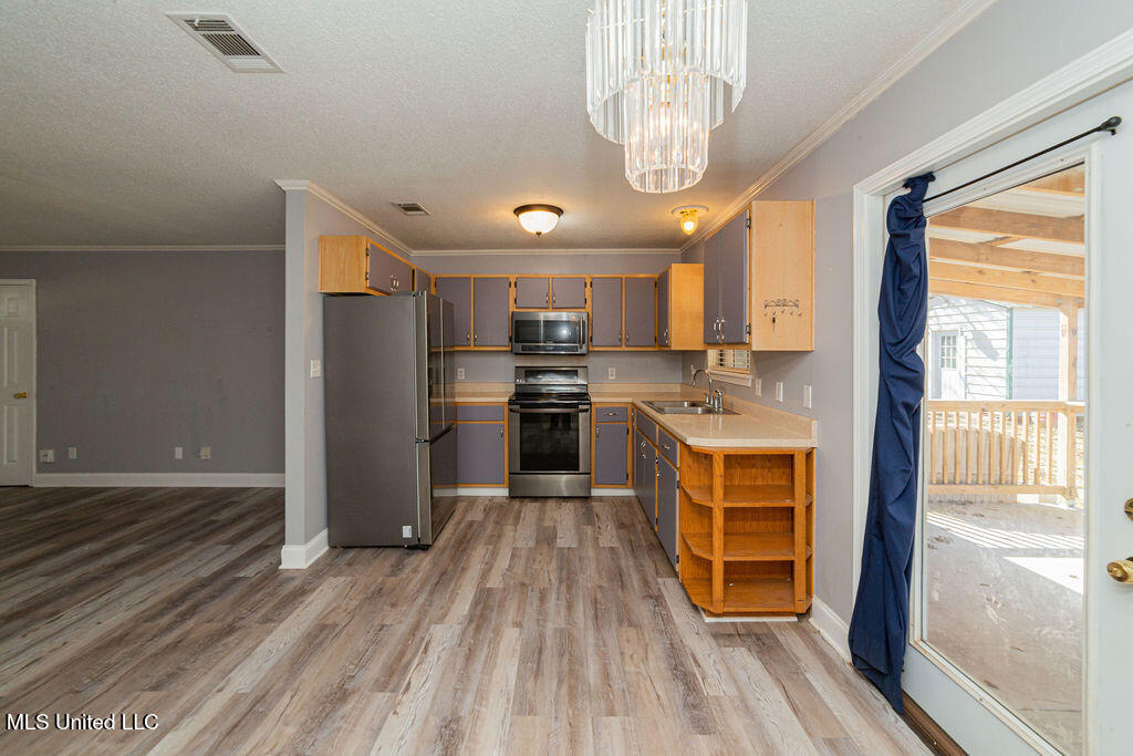 1000 Abbott Street Property Photo 21