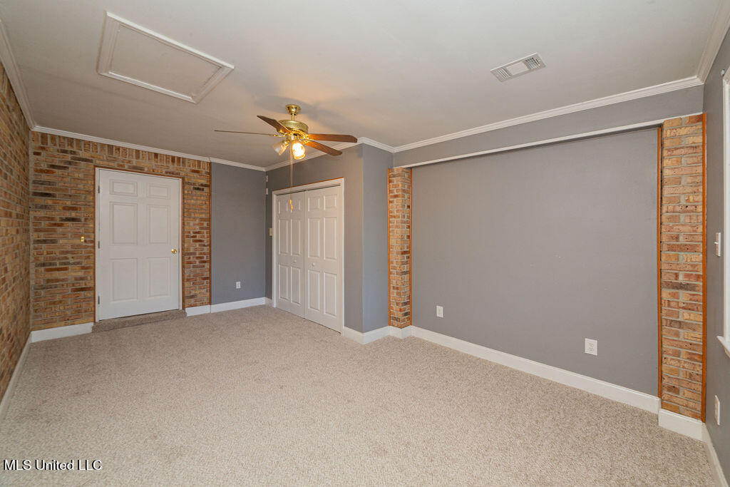 1000 Abbott Street Property Photo 25