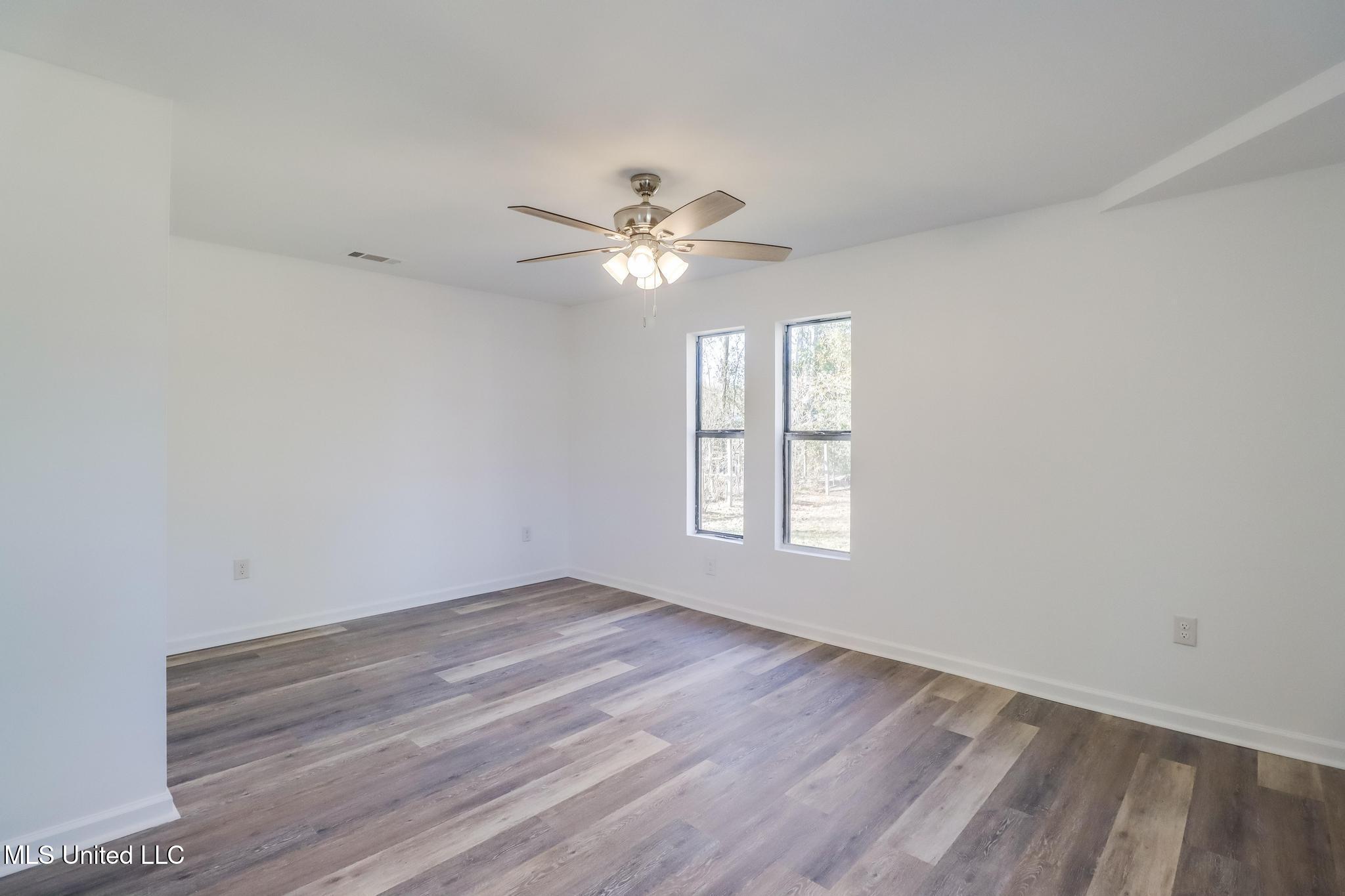 200 La Rosa Road Property Photo 20