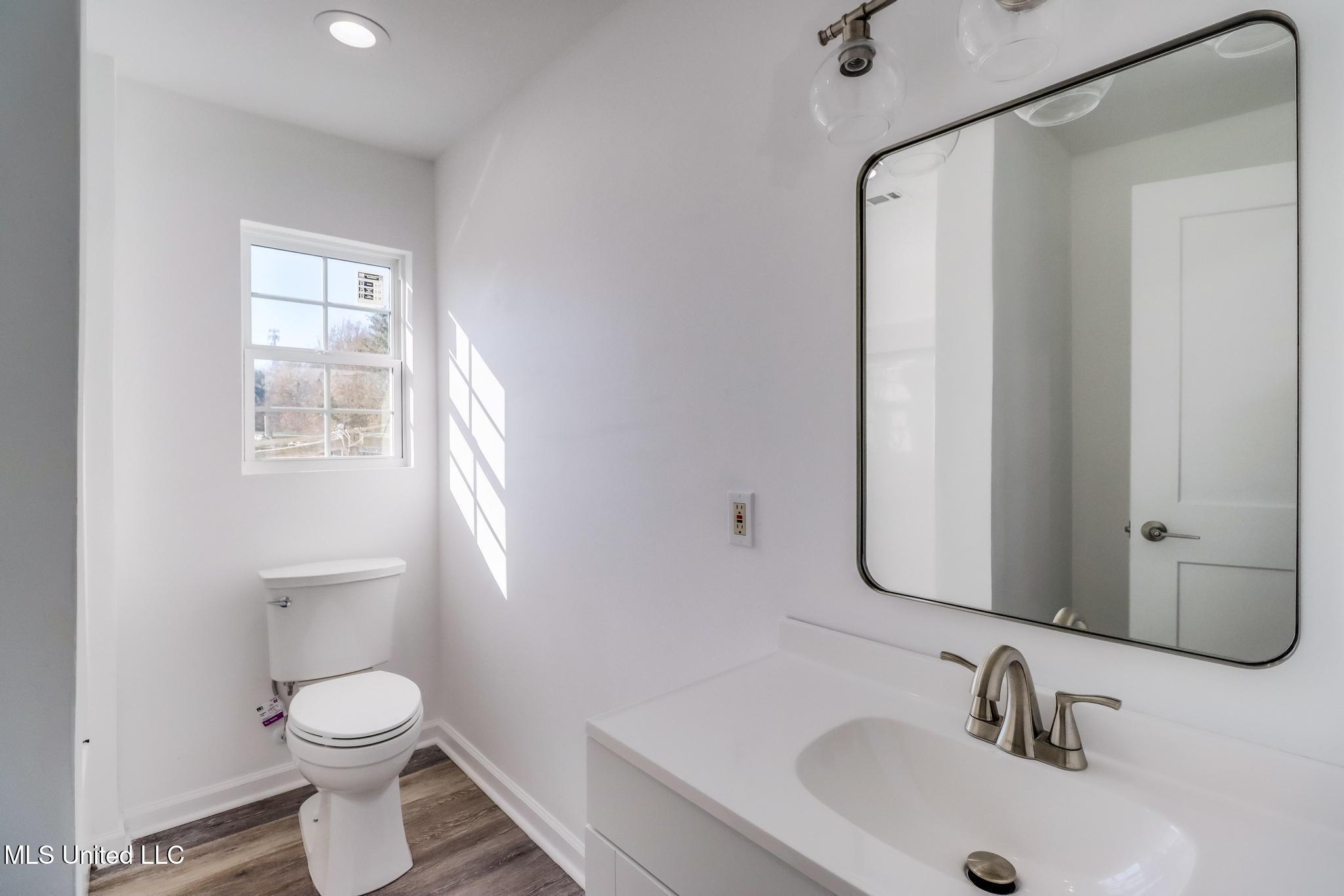 200 La Rosa Road Property Photo 22