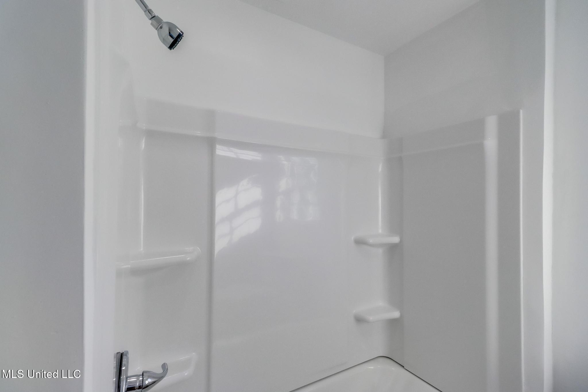 200 La Rosa Road Property Photo 23