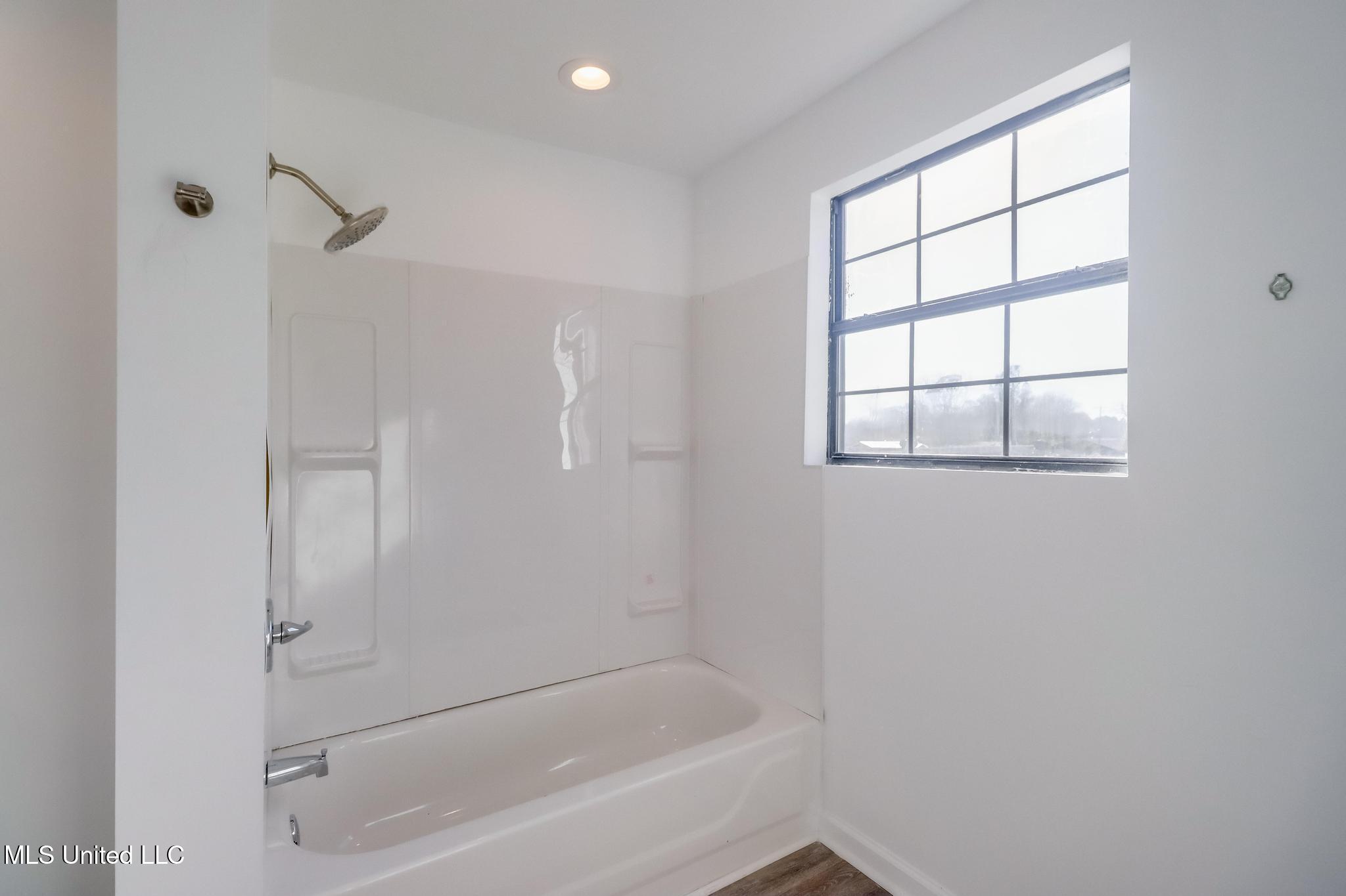 200 La Rosa Road Property Photo 26