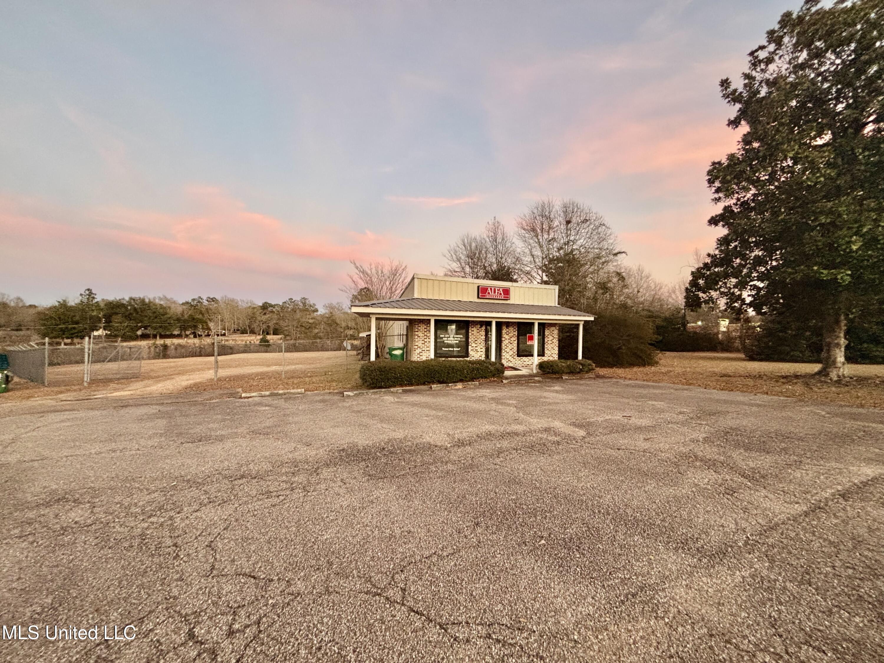 4694 Highway 53 Property Photo 6