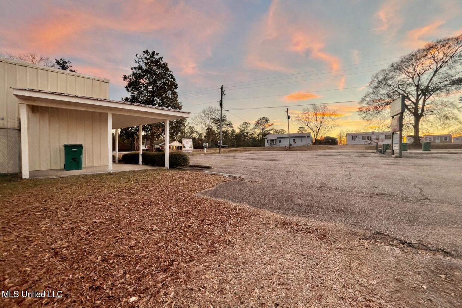 4694 Highway 53 Property Photo 7