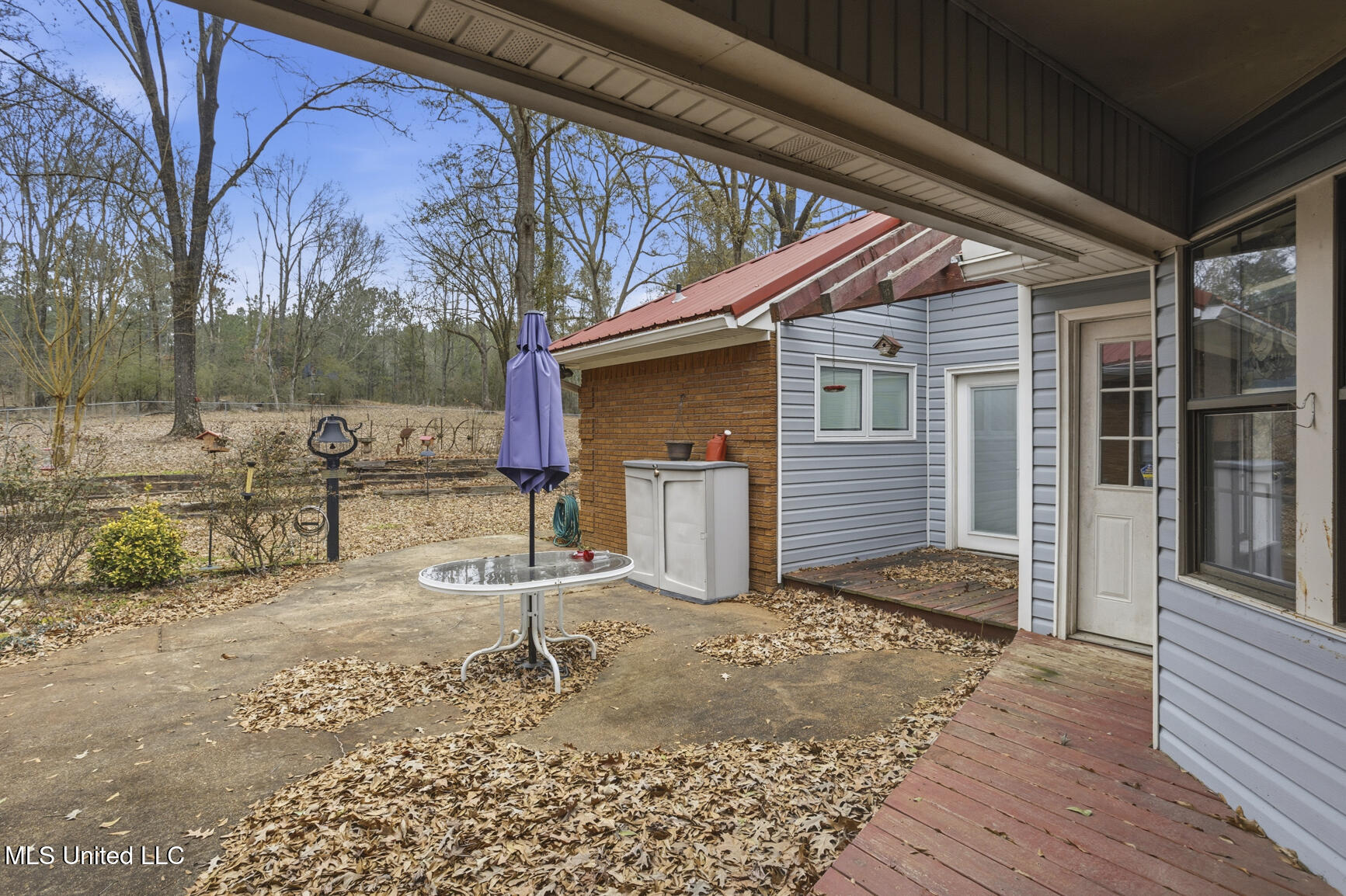 420 Shadow Lake Cove Property Photo 14