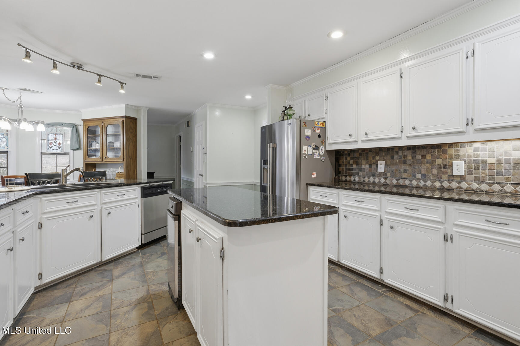 420 Shadow Lake Cove Property Photo 24