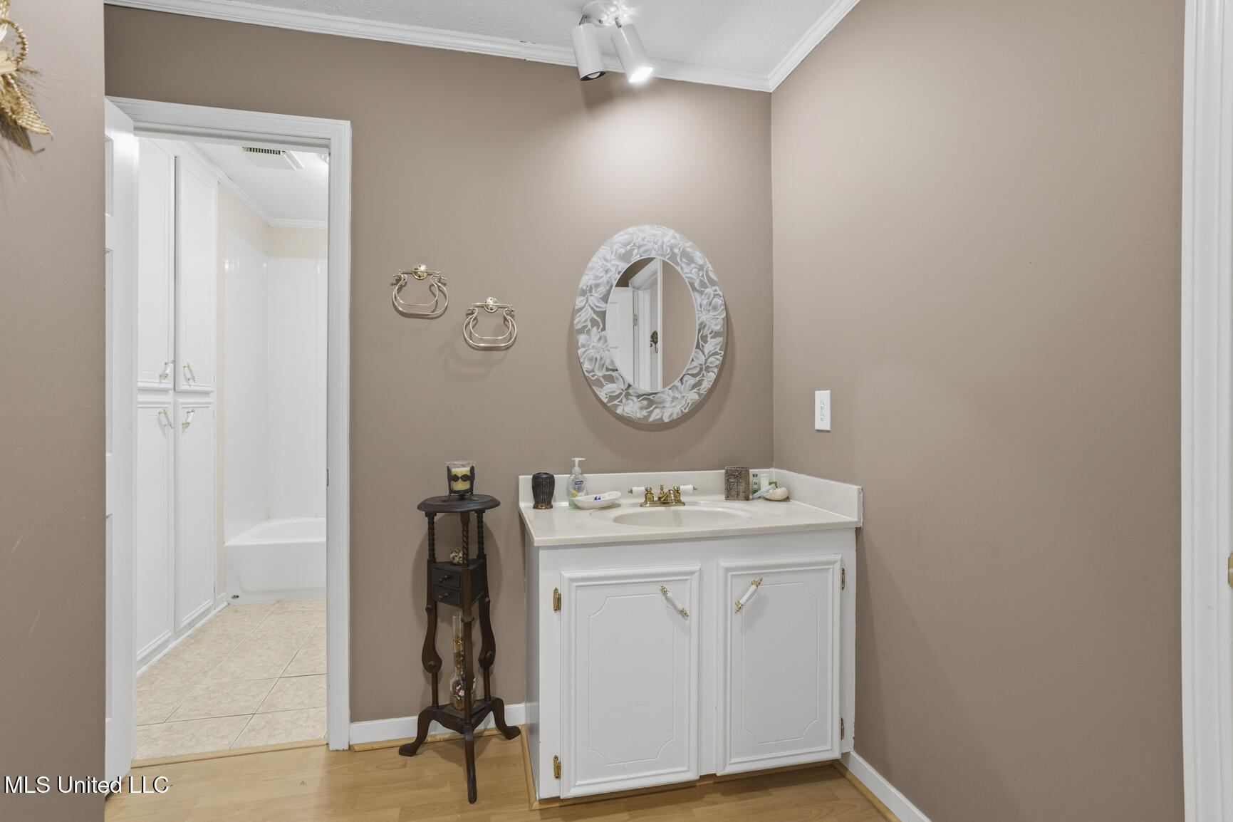 420 Shadow Lake Cove Property Photo 30