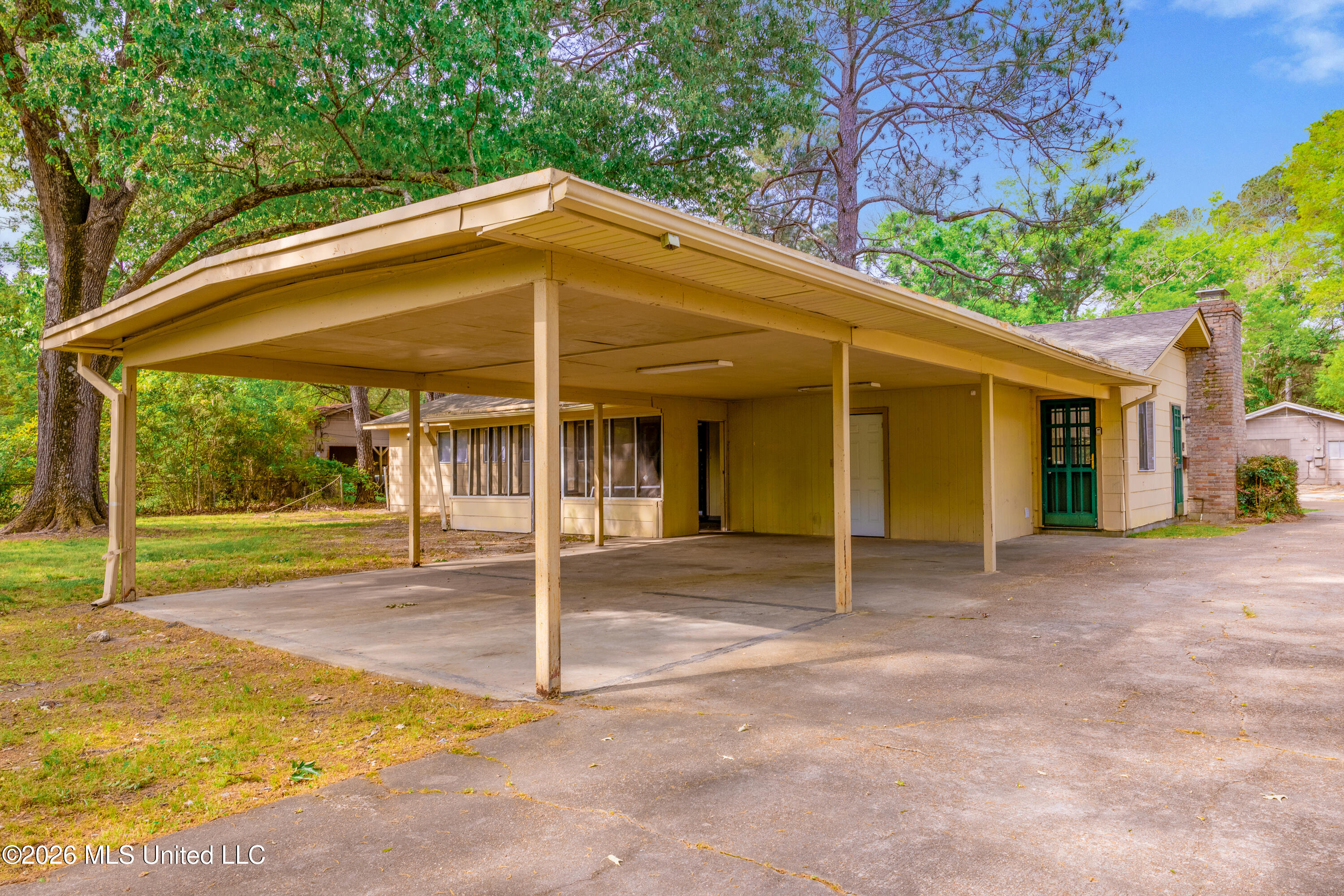 5804 Sedgwick Drive Property Photo 3