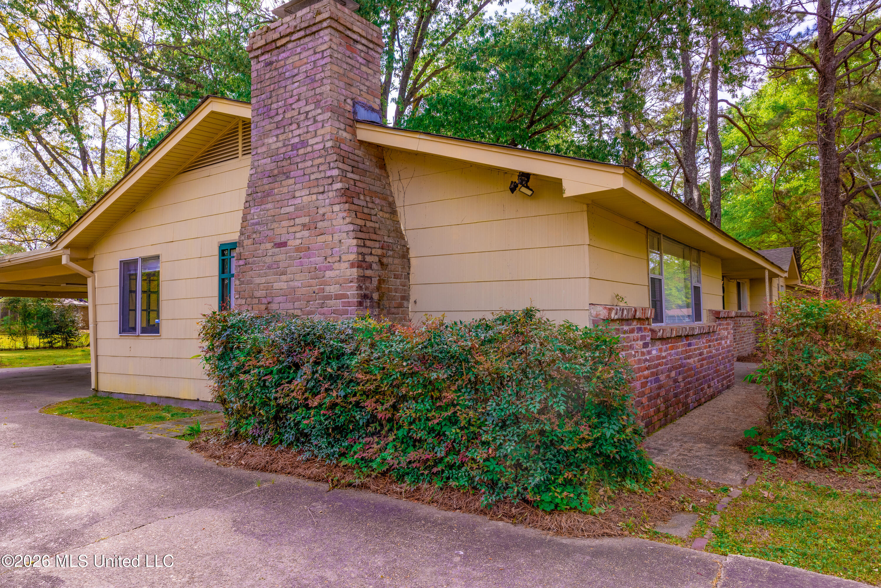5804 Sedgwick Drive Property Photo 4