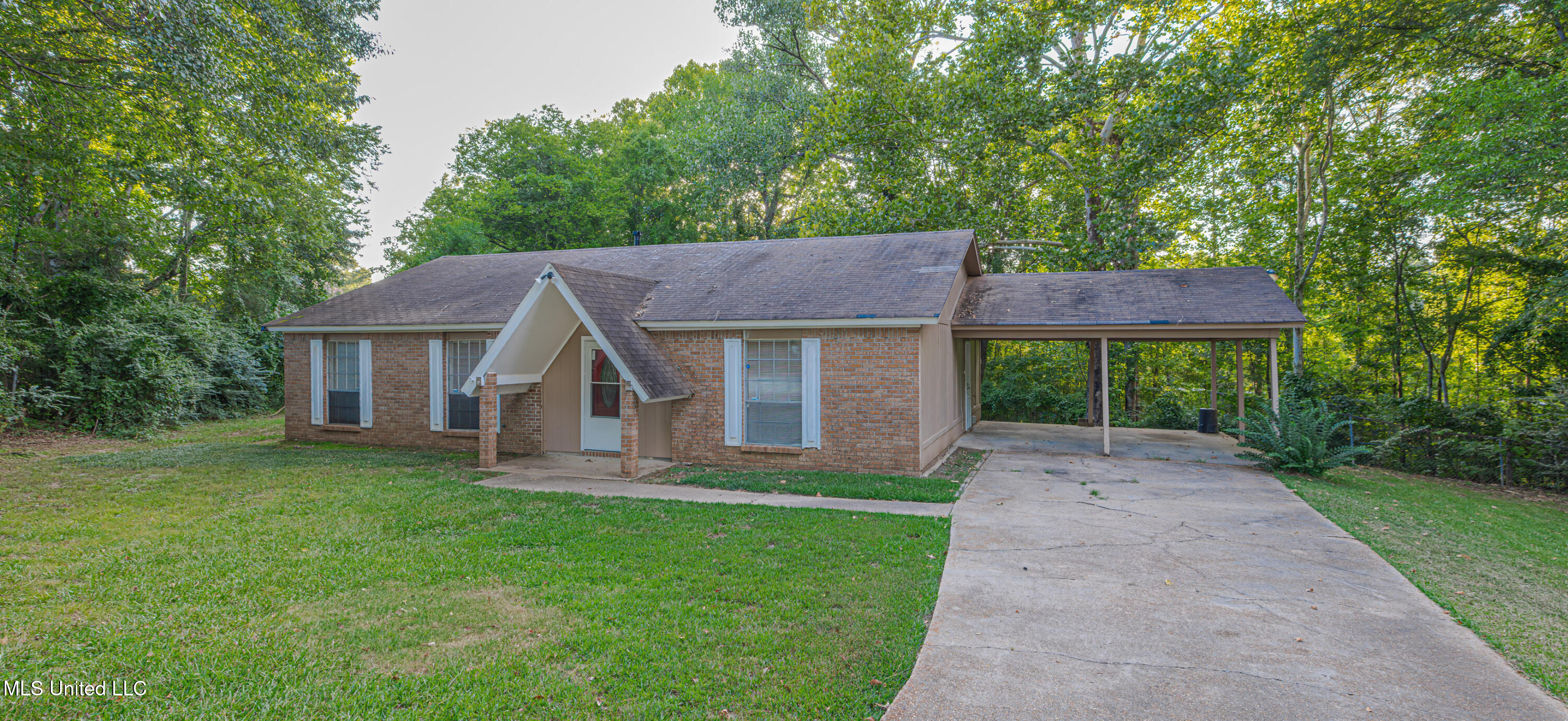 126 Pine Cove Property Photo 2
