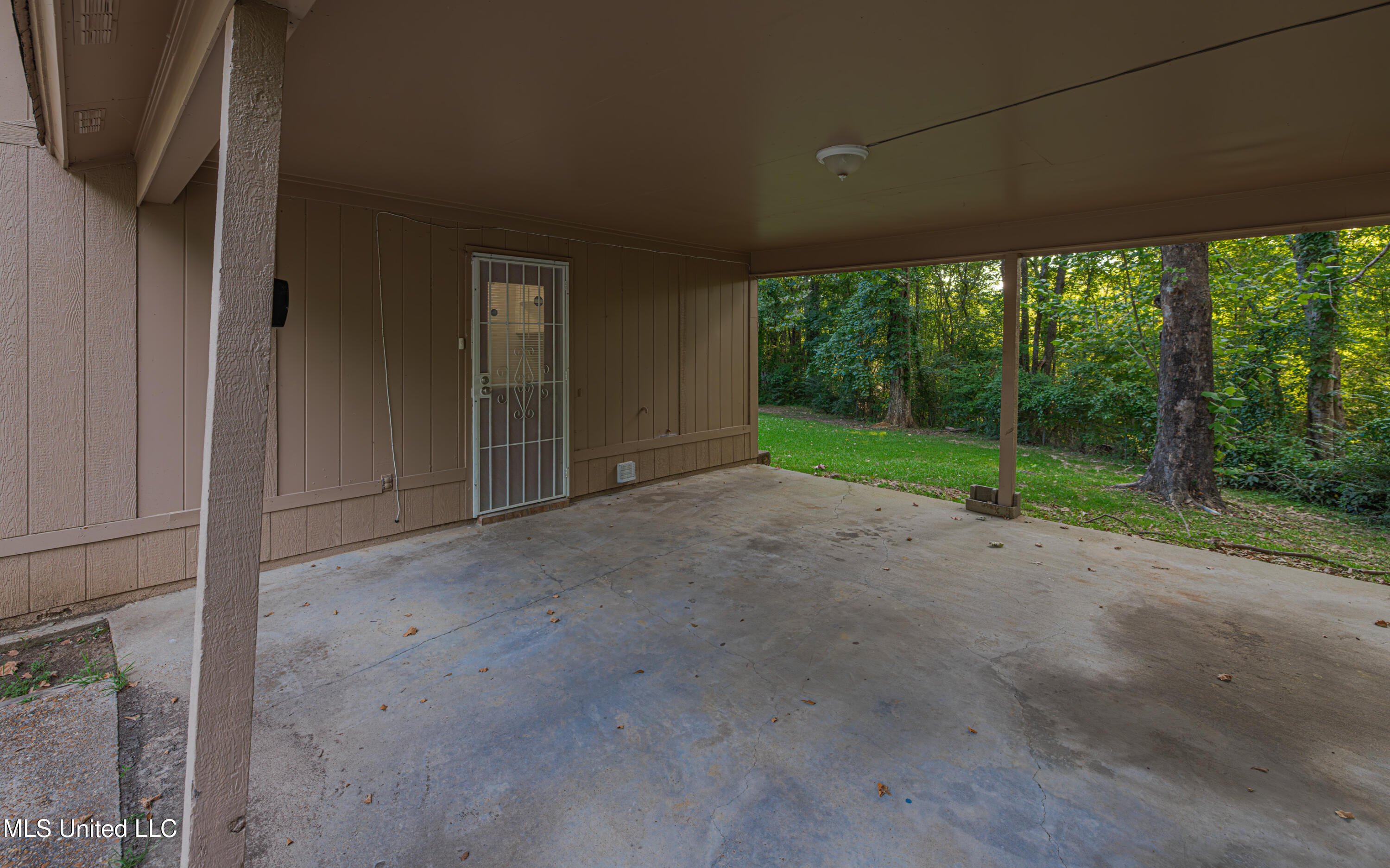 126 Pine Cove Property Photo 4