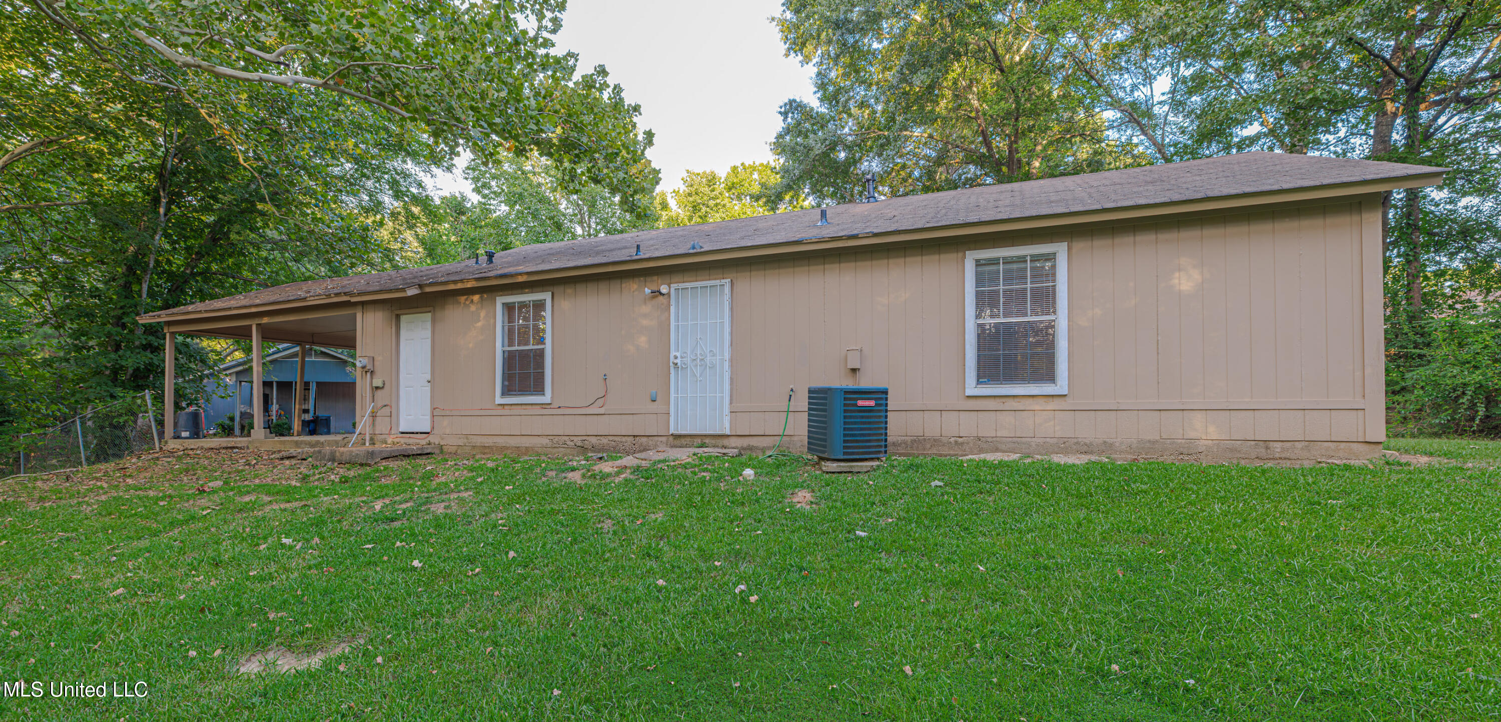 126 Pine Cove Property Photo 6