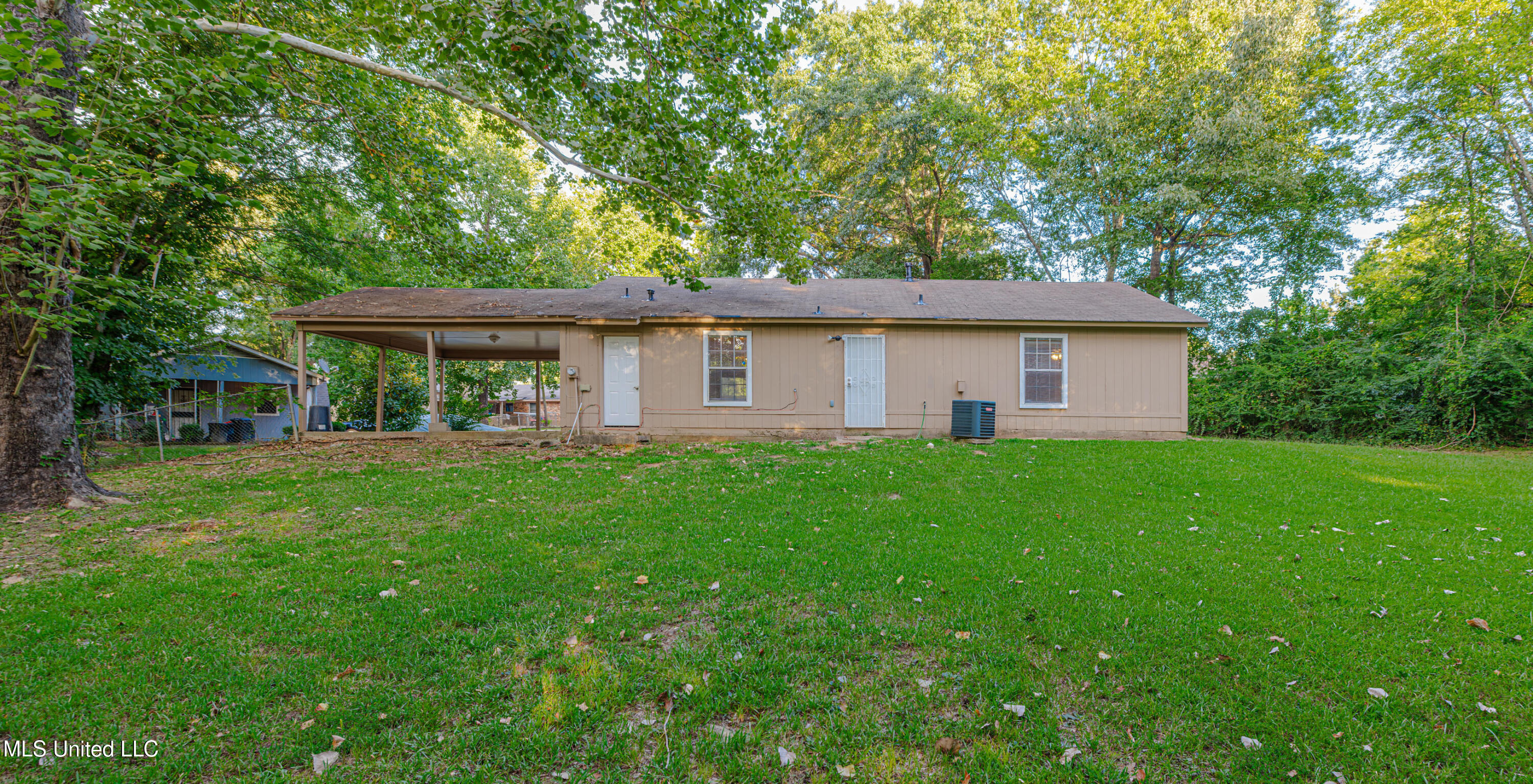 126 Pine Cove Property Photo 7