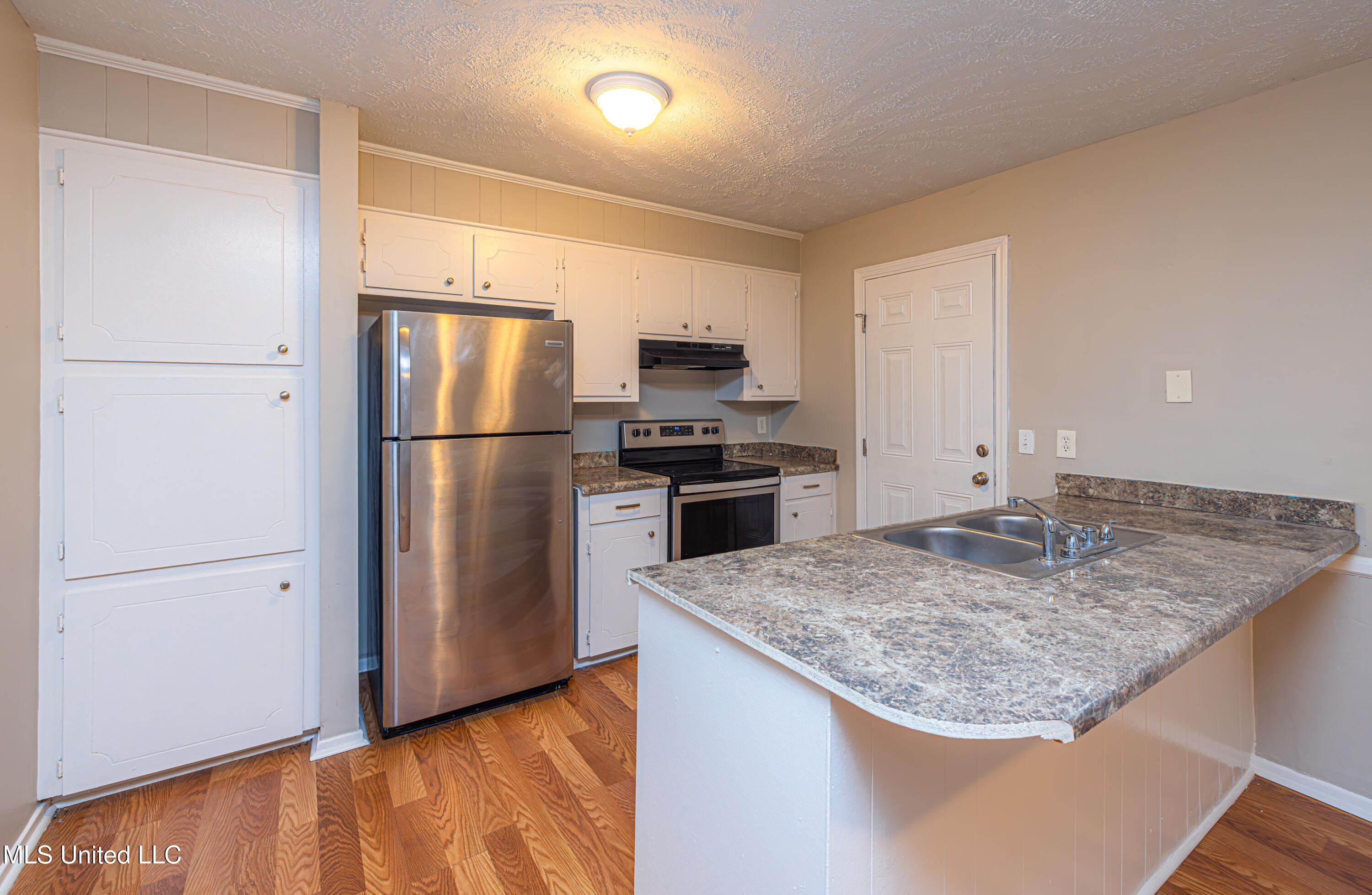 126 Pine Cove Property Photo 8