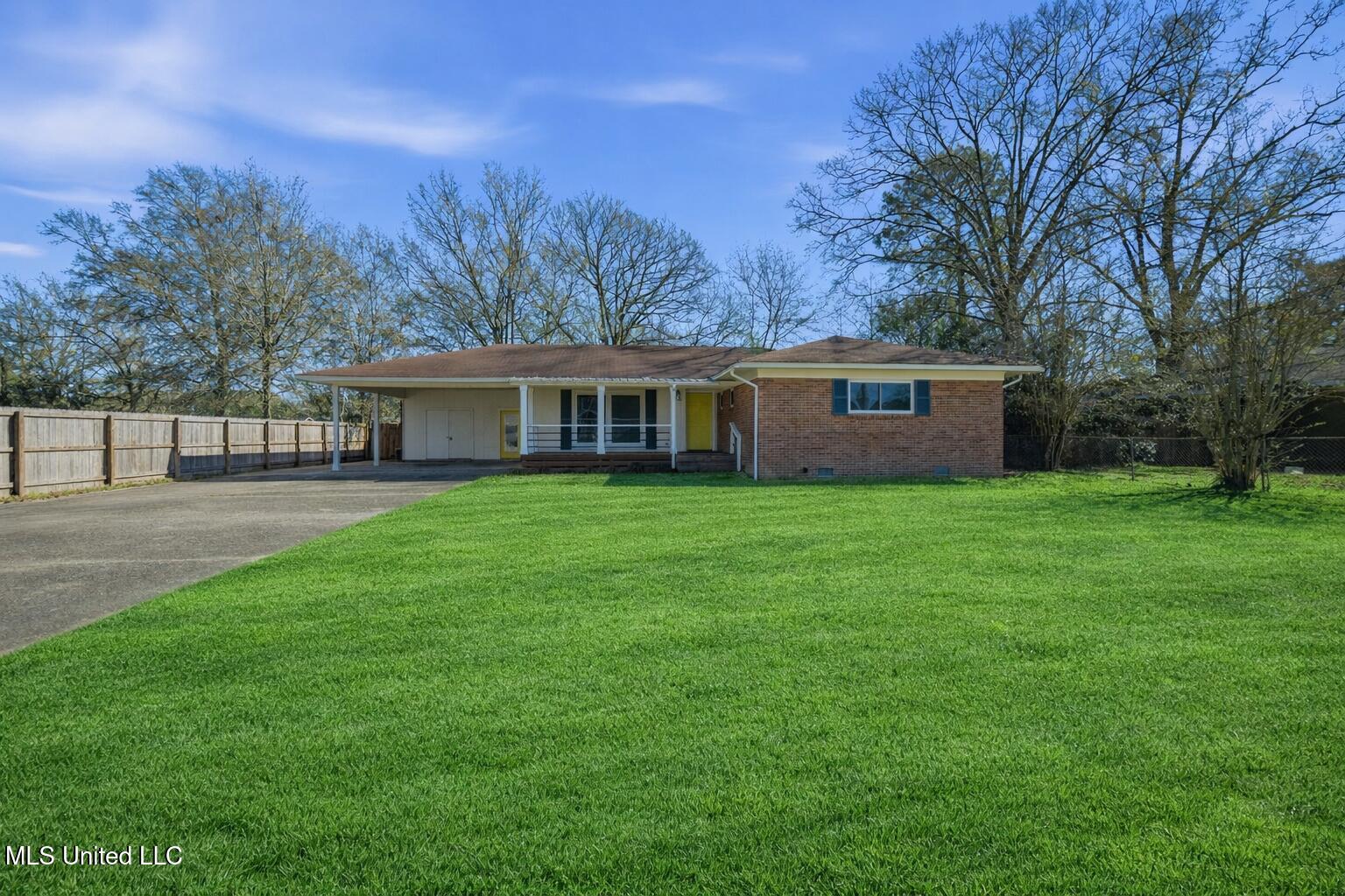 1620 Orchard Drive Property Photo 2