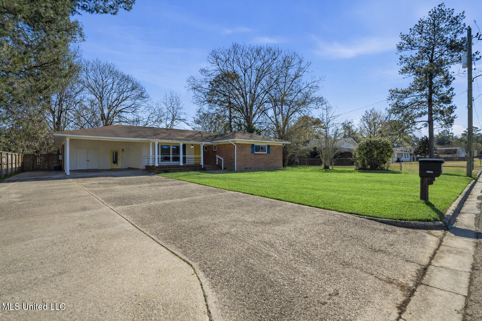 1620 Orchard Drive Property Photo 3