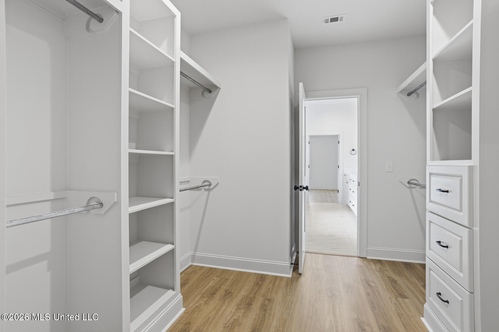 808 Albany Street Property Photo 25