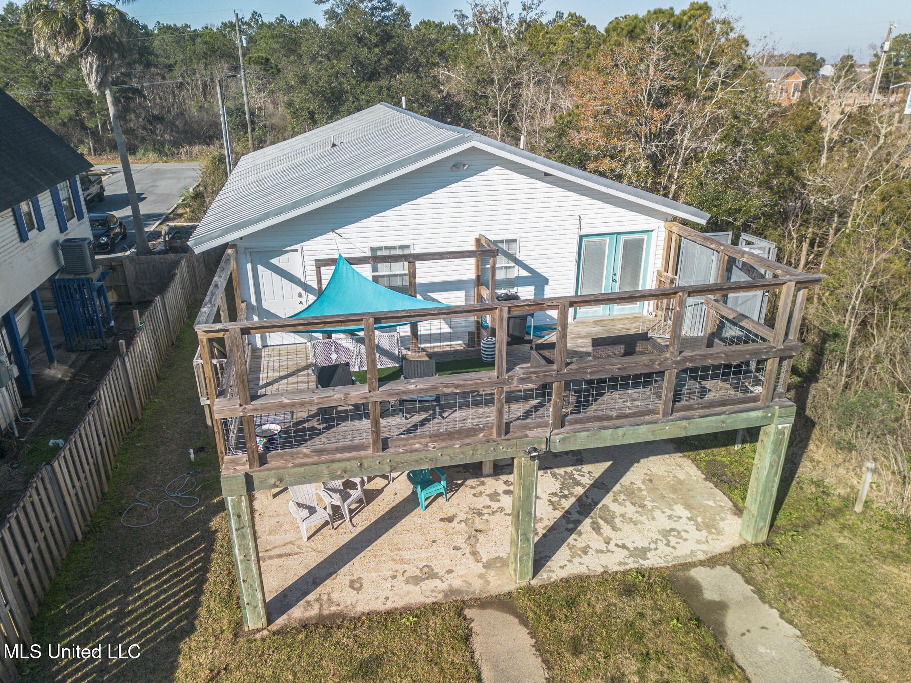 814 Camellia Drive Property Photo 3