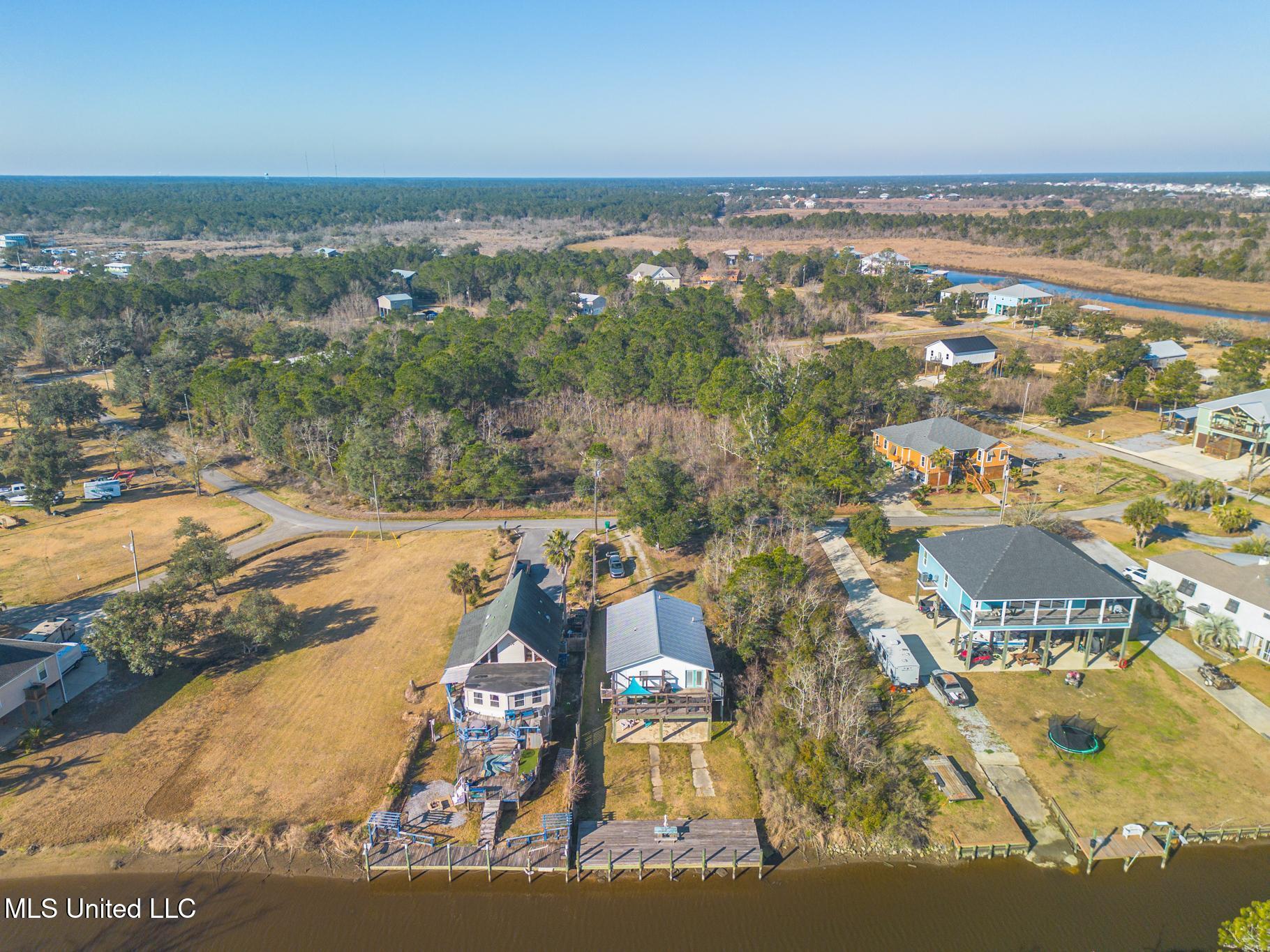 814 Camellia Drive Property Photo 6