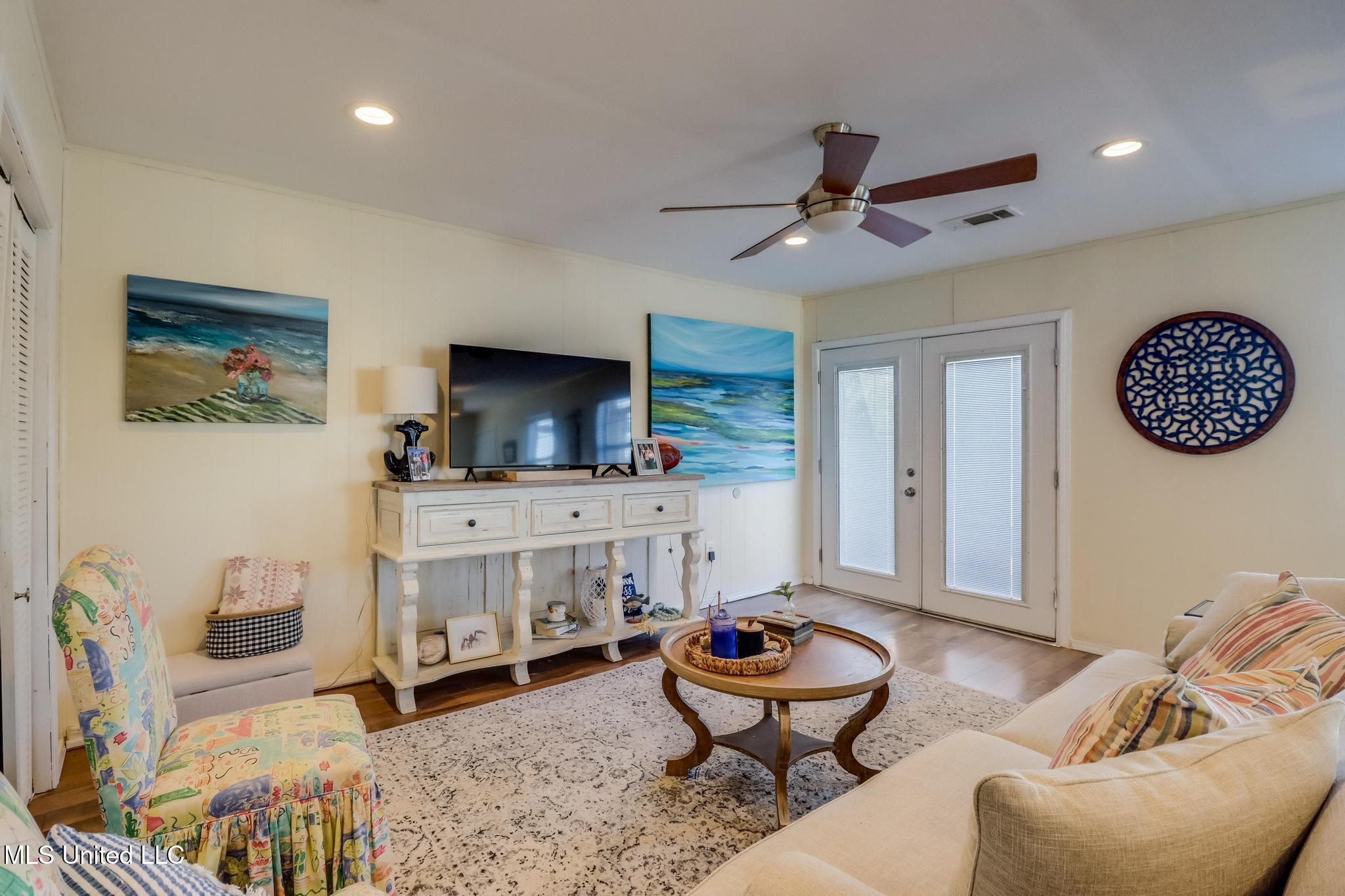 814 Camellia Drive Property Photo 8