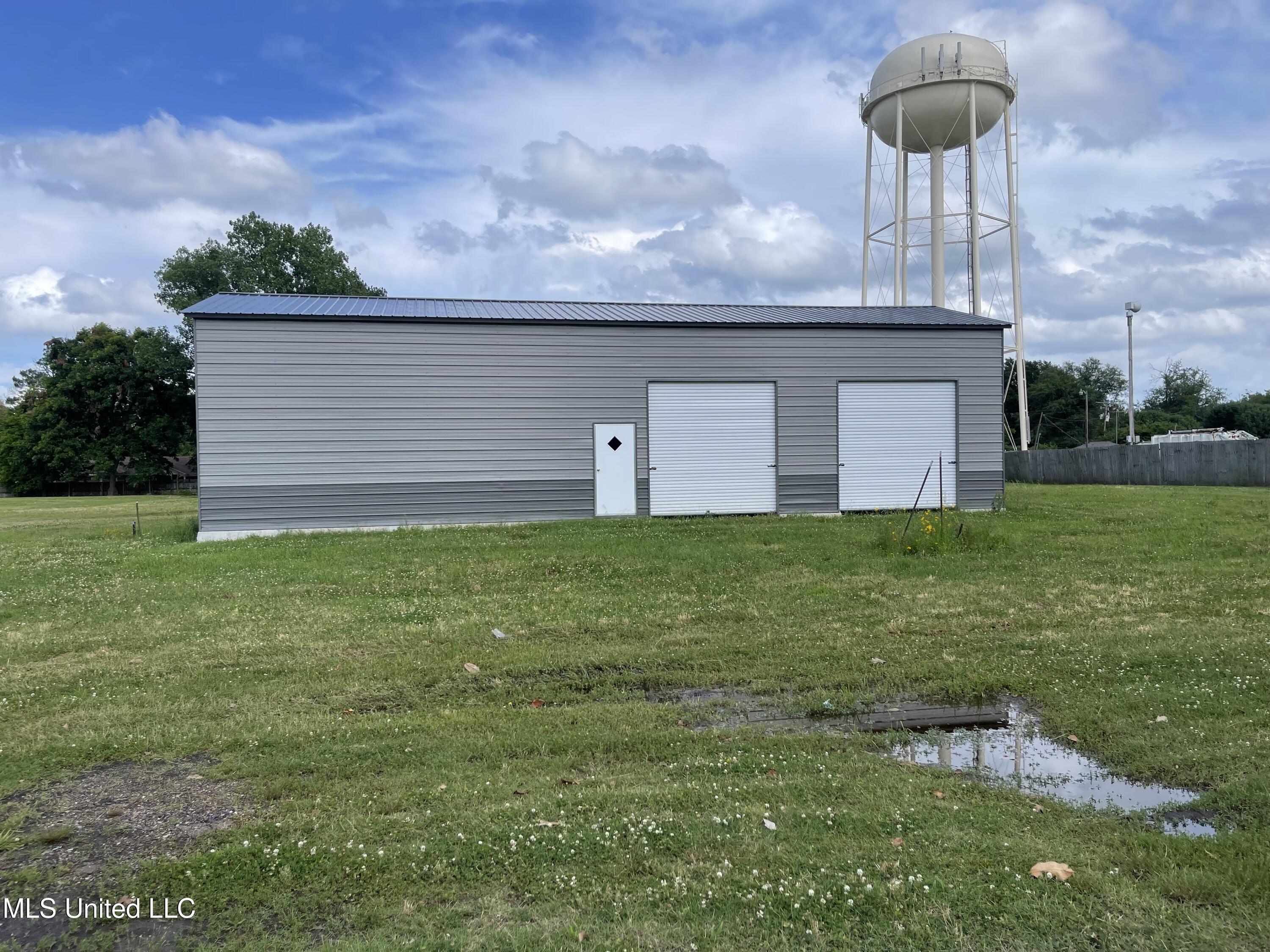 Edwards Avenue Property Photo 1