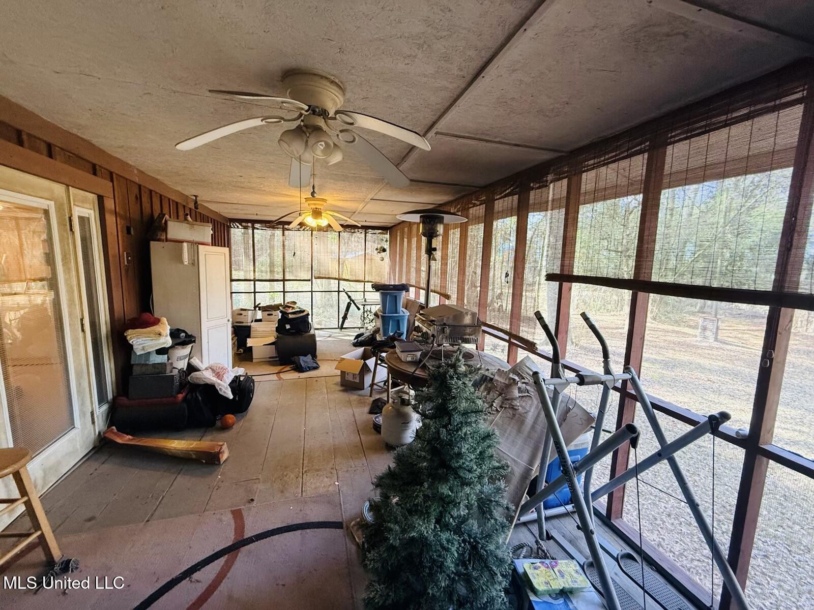 87 Russell Lane Property Photo 2