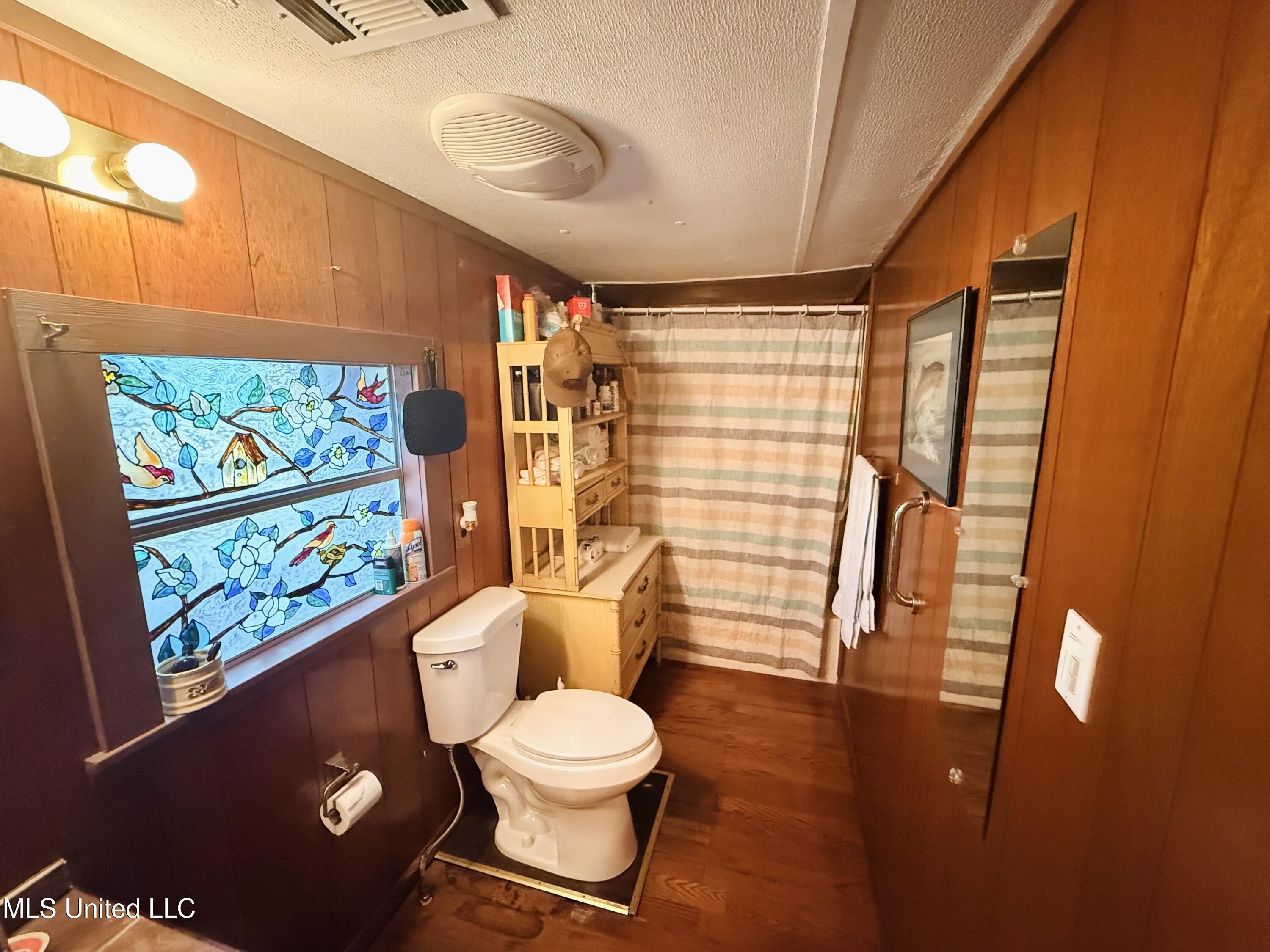 87 Russell Lane Property Photo 6