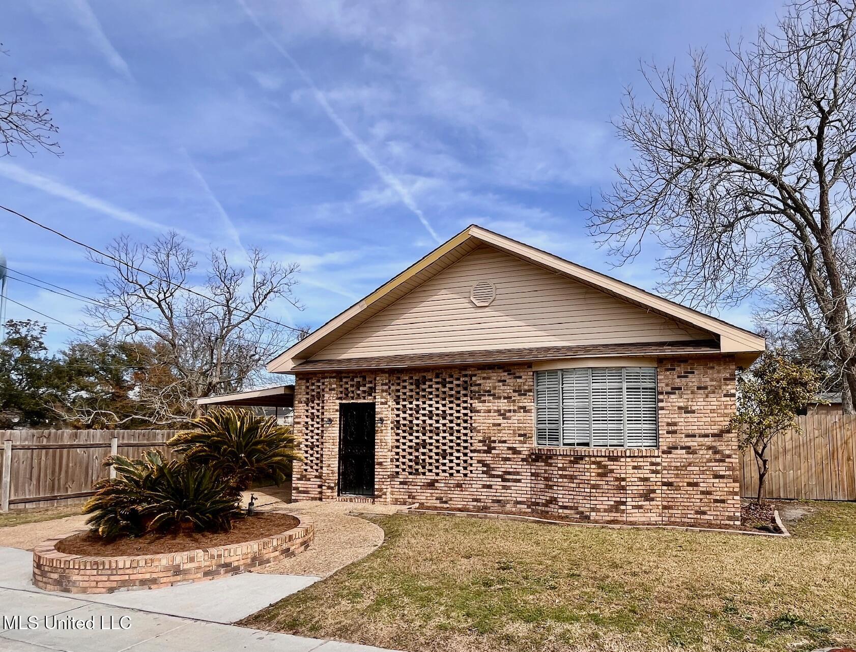 172 Claiborne Street Property Photo 1