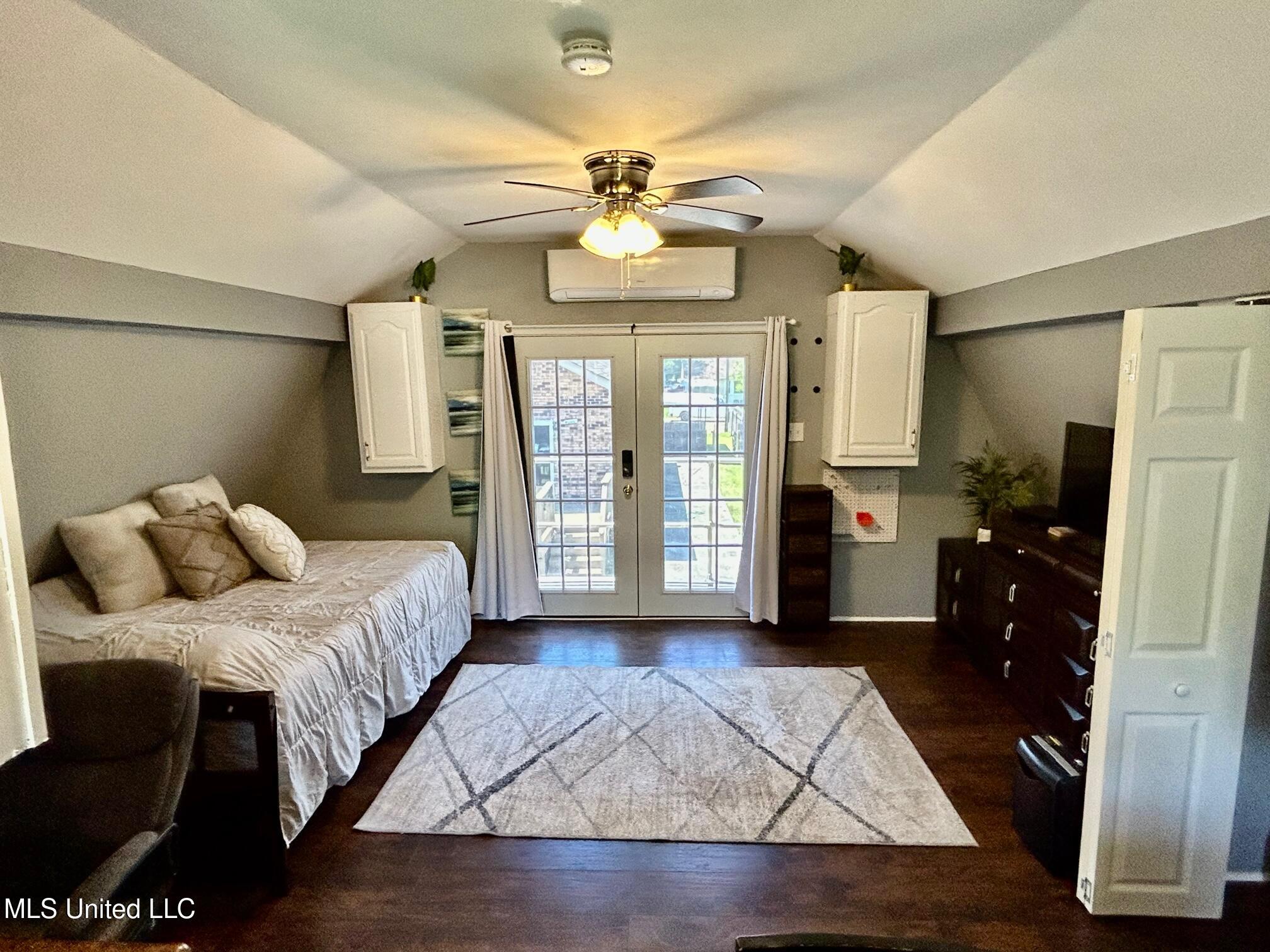 172 Claiborne Street Property Photo 22