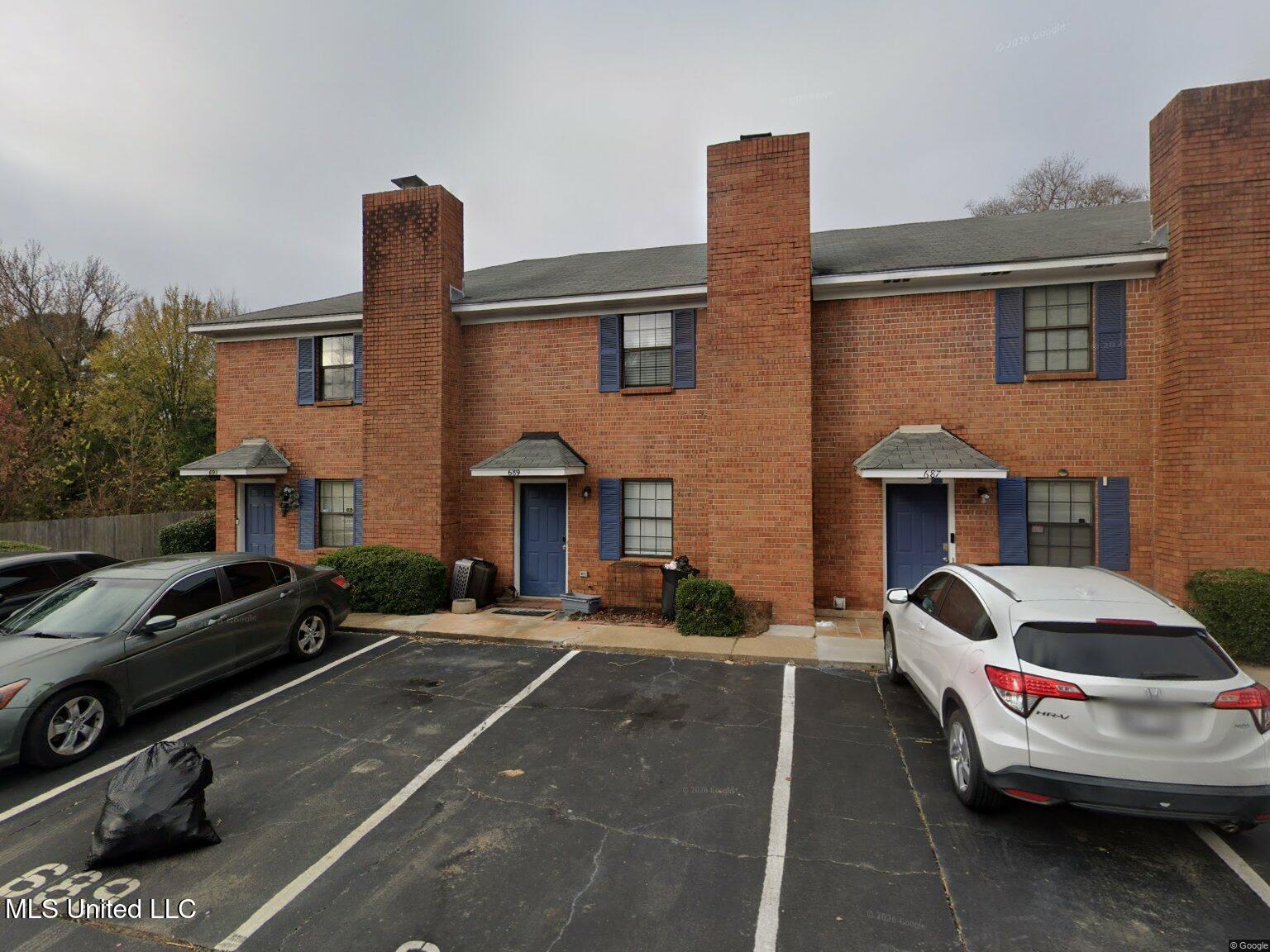 689 West Drive Property Photo 1