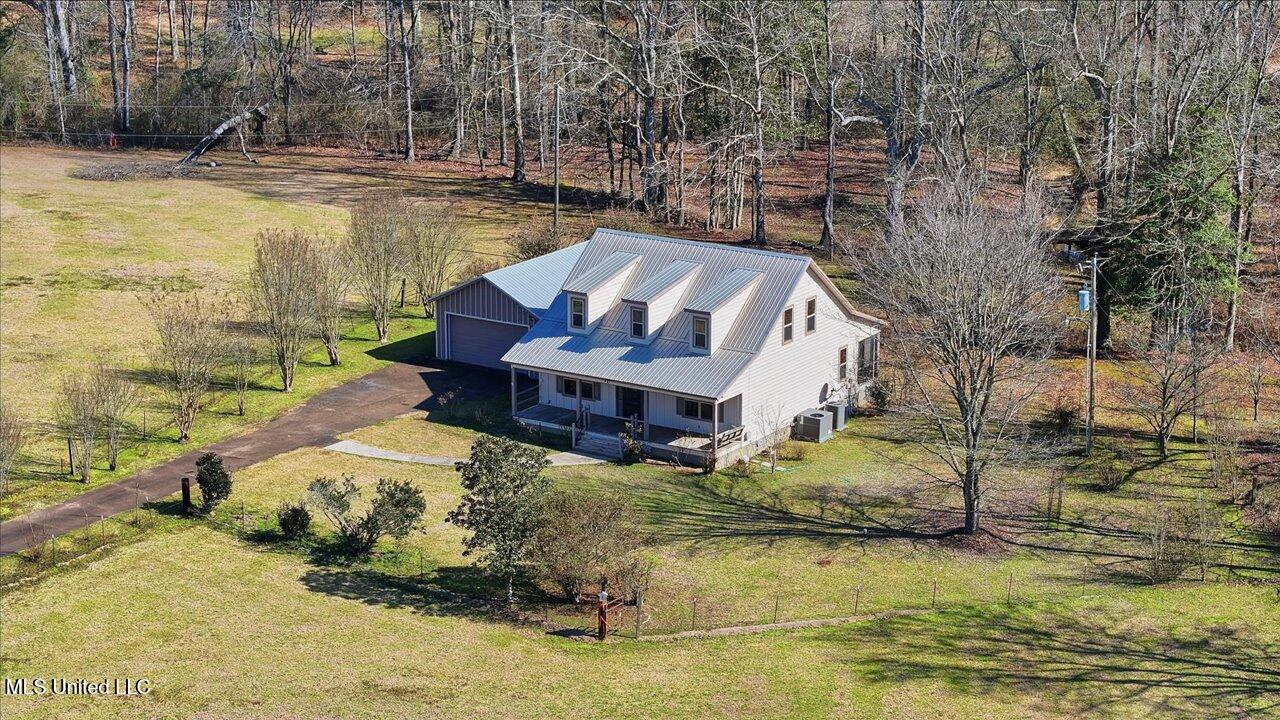 106 Rebel Grove Drive Property Photo 3