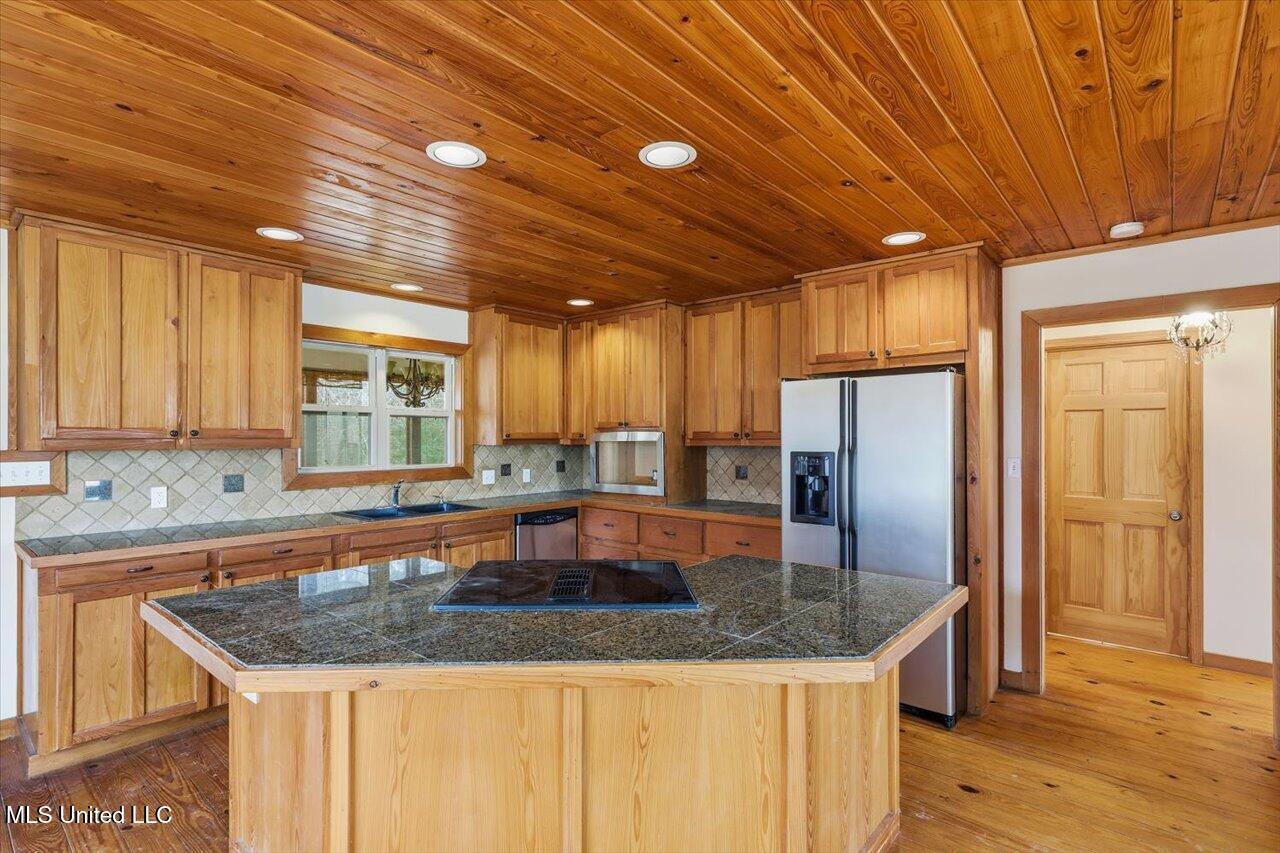 106 Rebel Grove Drive Property Photo 13